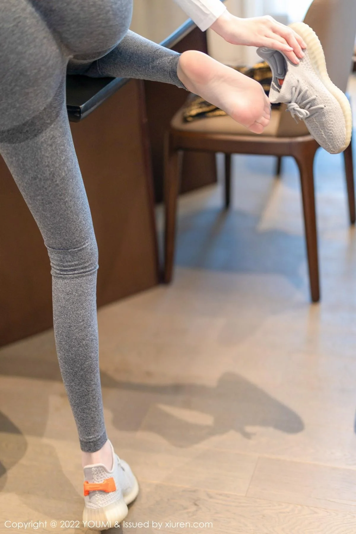 是小逗逗性感白上衣配紧身运动裤秀曼妙苗条身姿绝美写真 第 69 张