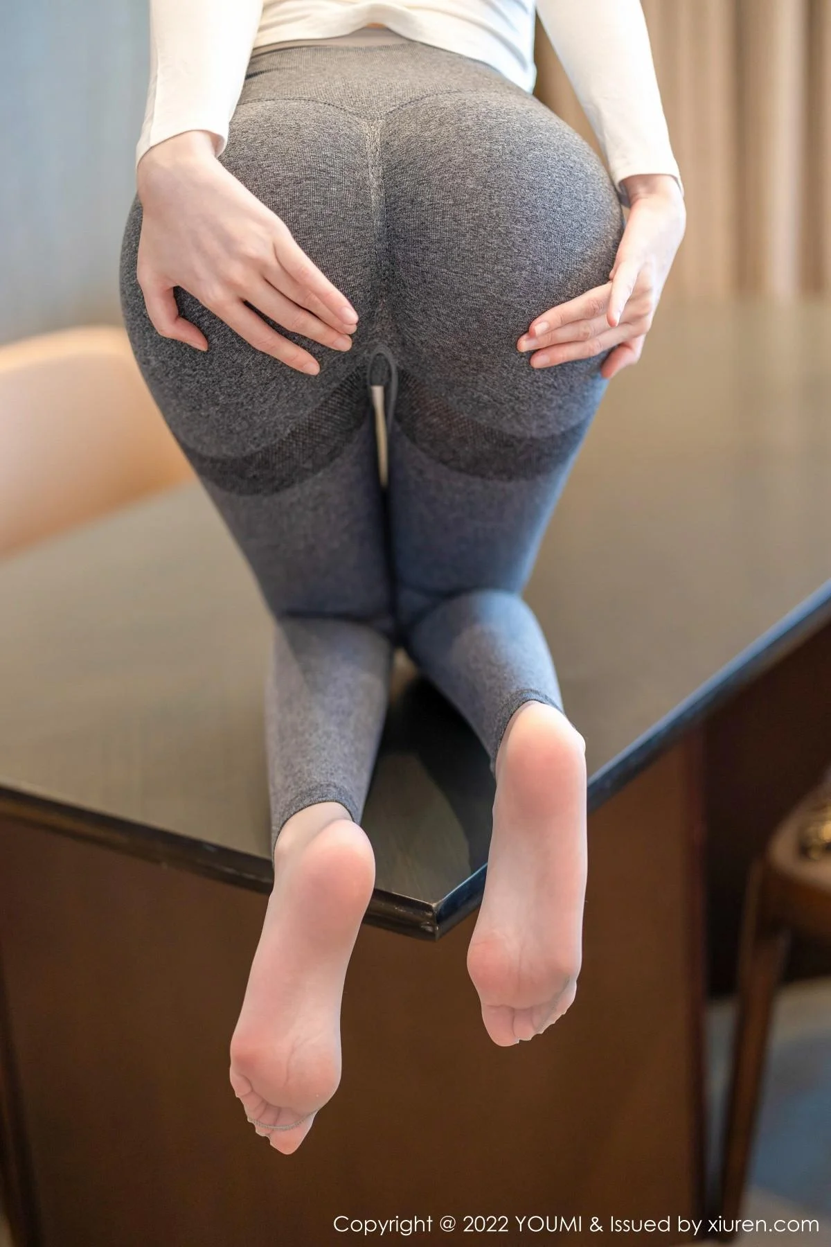 是小逗逗性感白上衣配紧身运动裤秀曼妙苗条身姿绝美写真 第 84 张