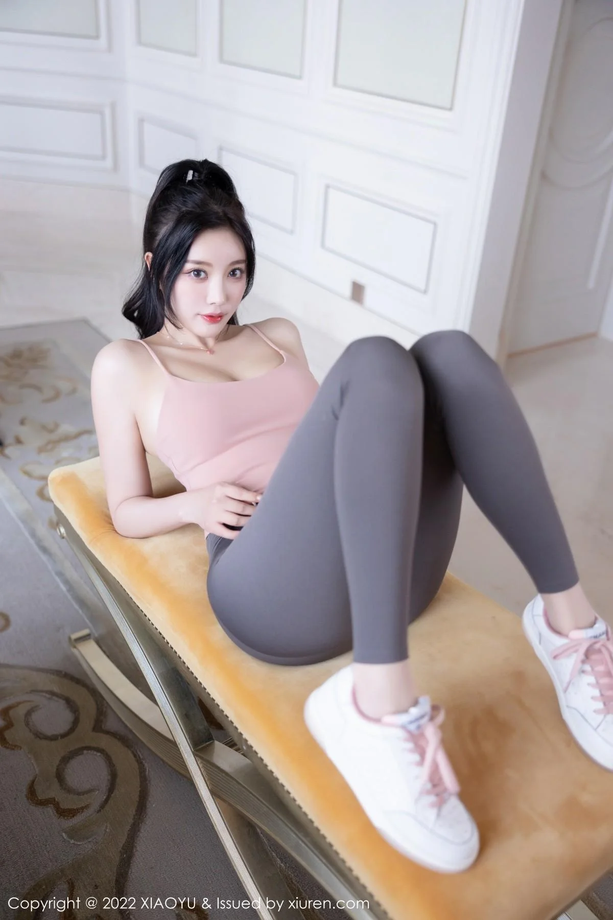 杨晨晨Yome心愿旅拍浅粉色吊带配深灰运动裤撩人绝美写真 第 61 张
