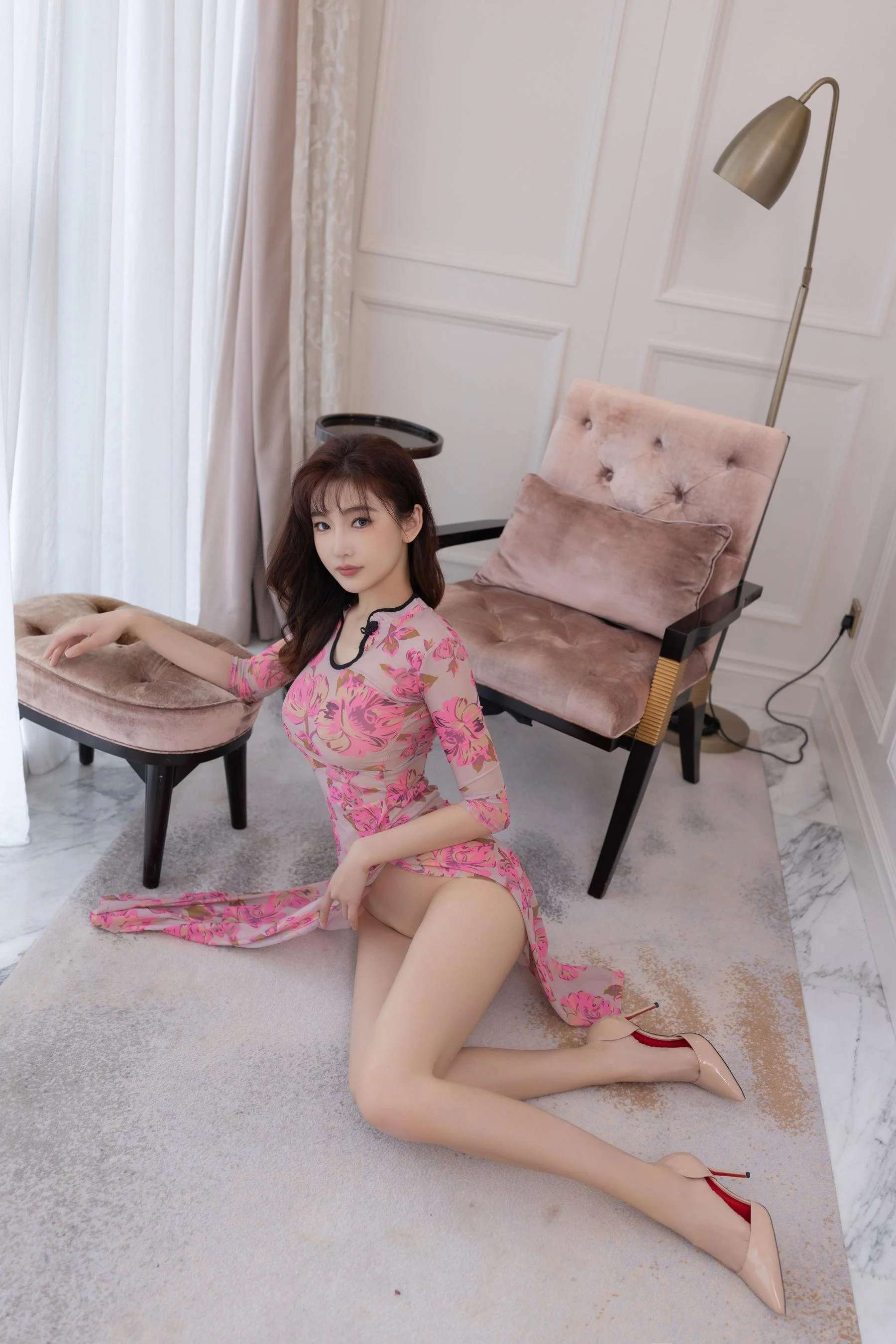[秀人付费] 陆萱萱 诱人私拍福利 旗袍 第 124 张