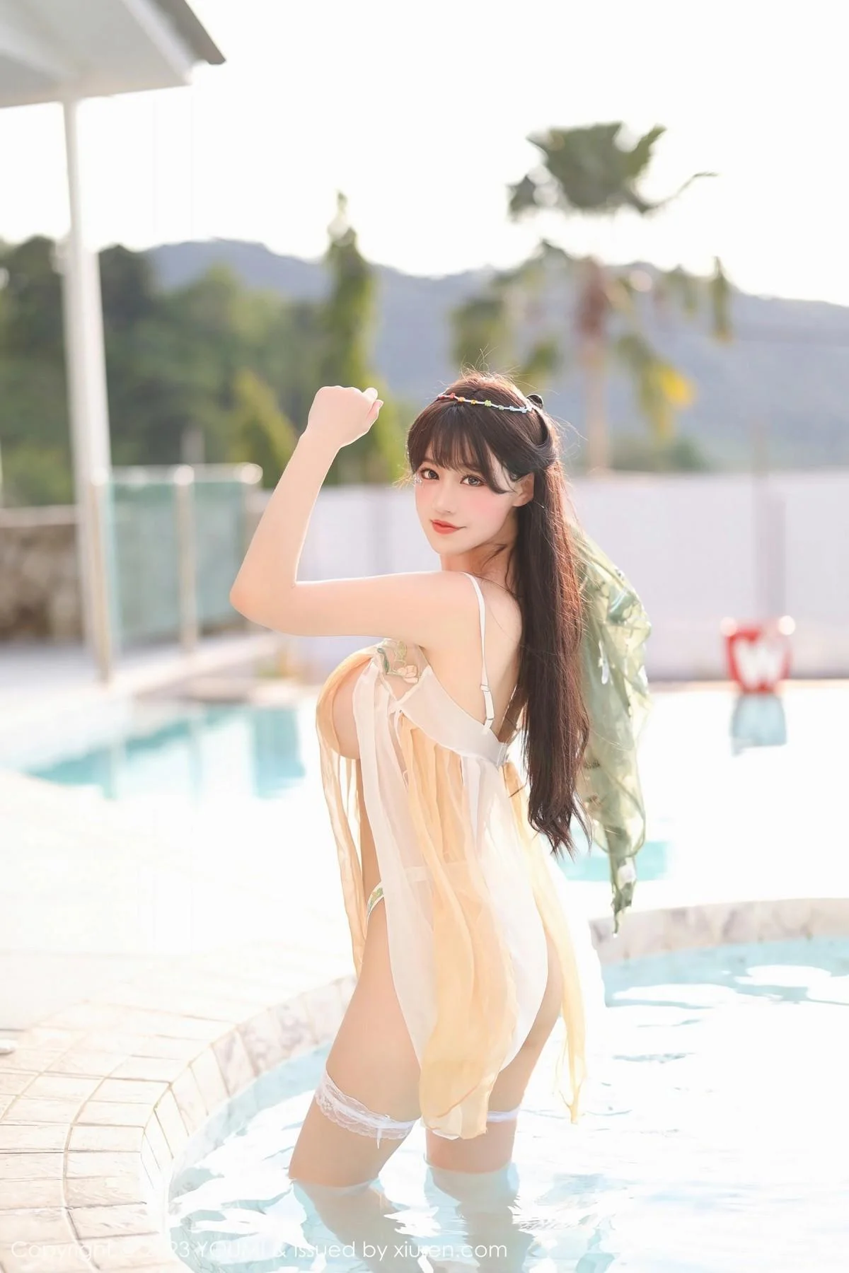 朱可儿Flora泳池边淡黄色轻透薄纱秀雪峰美臀极致绝美写真 第 47 张