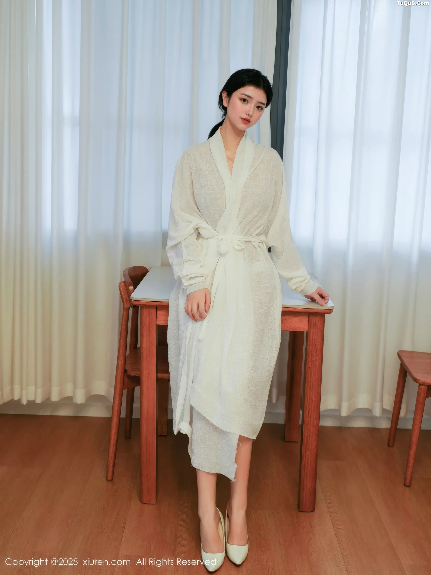 林悦溪儿性感白色长浴袍配白色高跟秀修长美腿撩人绝美写真 第 3 张