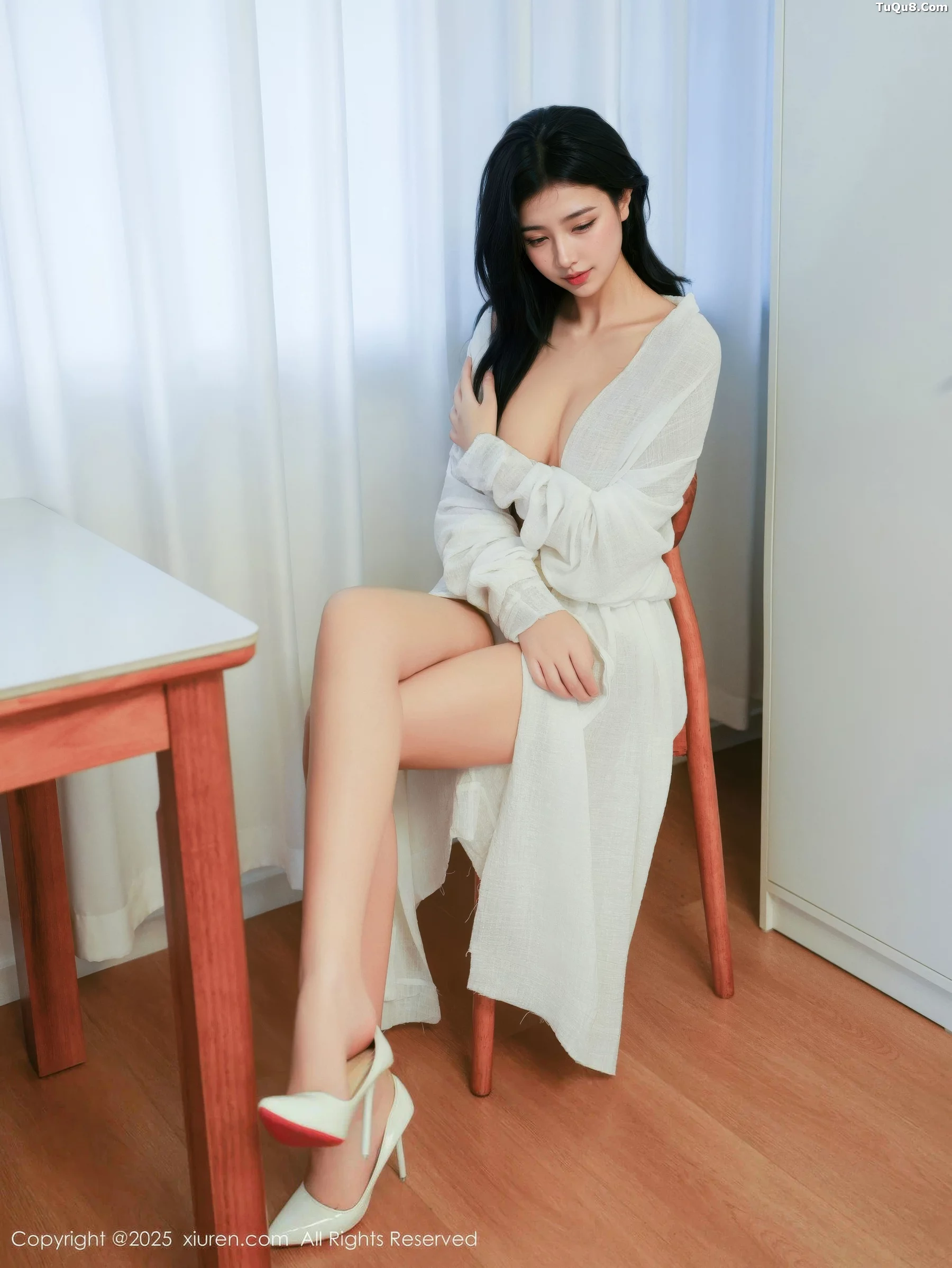 林悦溪儿性感白色长浴袍配白色高跟秀修长美腿撩人绝美写真 第 38 张