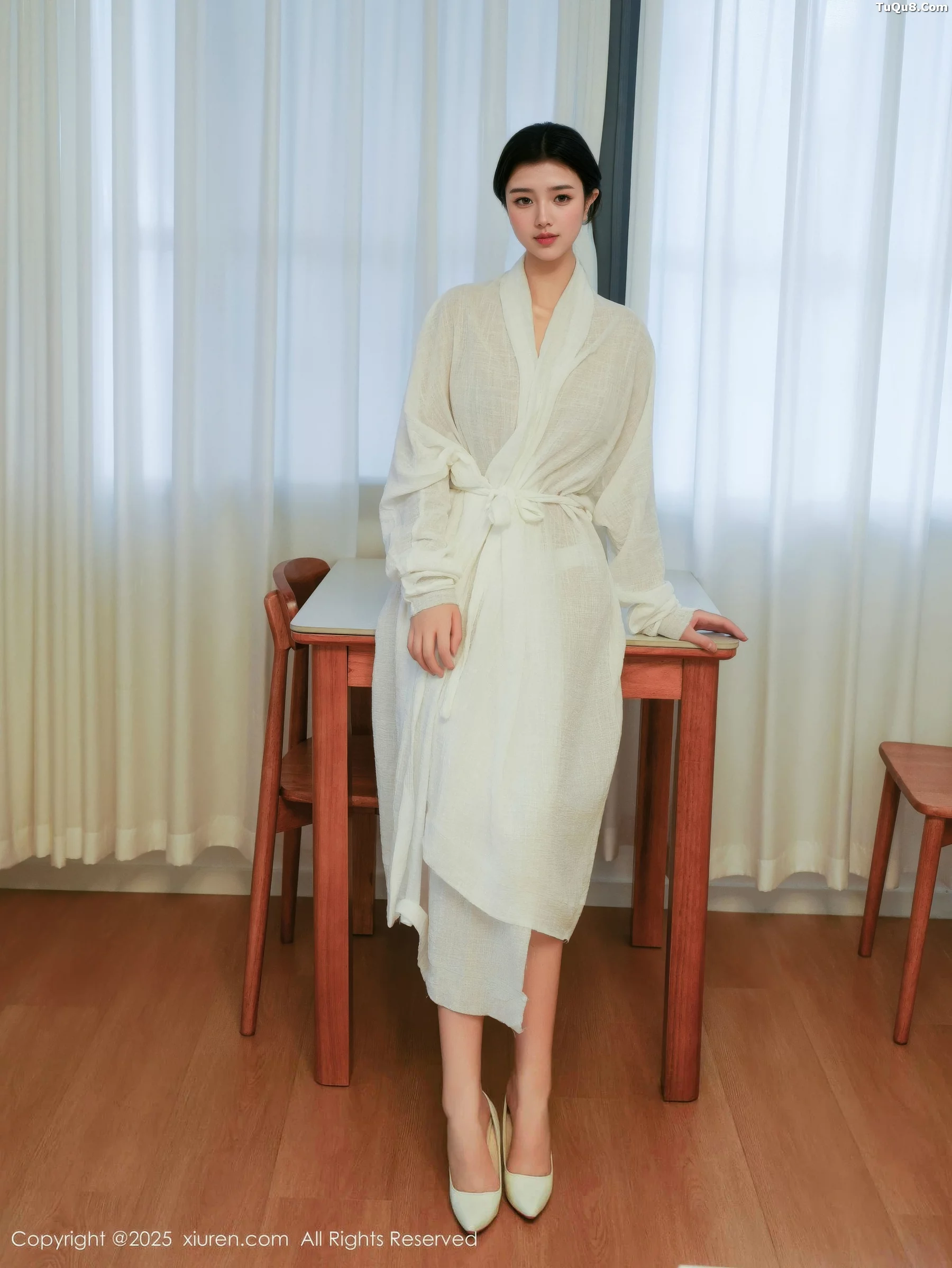 林悦溪儿性感白色长浴袍配白色高跟秀修长美腿撩人绝美写真 第 6 张