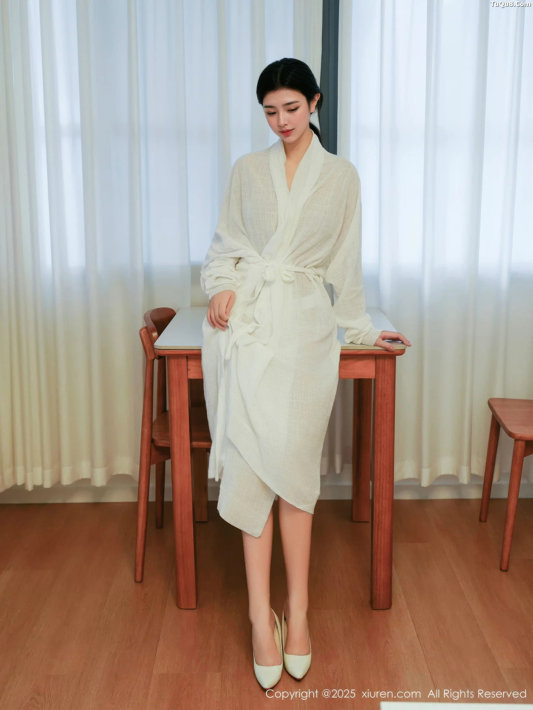 林悦溪儿性感白色长浴袍配白色高跟秀修长美腿撩人绝美写真 第 7 张