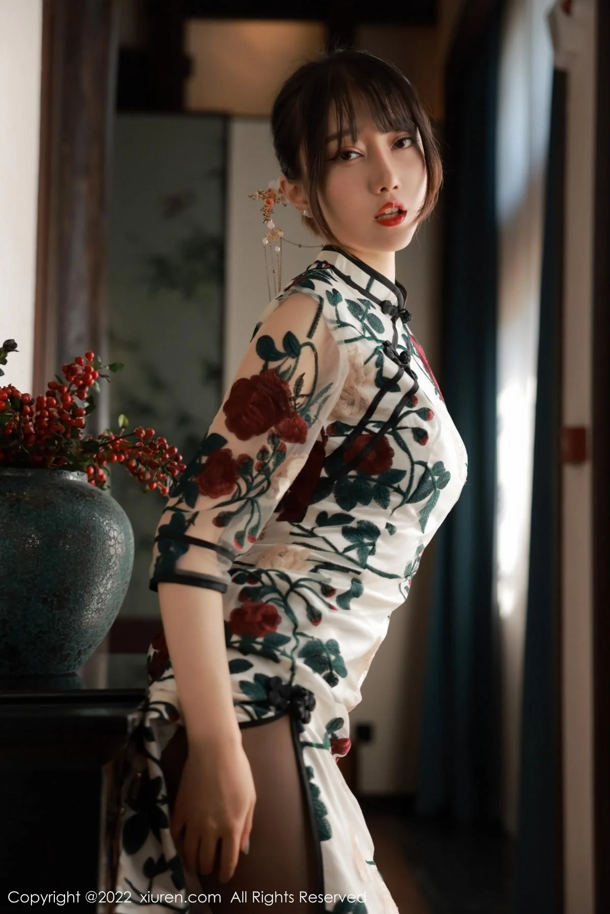 玥儿玥er澳门旅拍半脱露黑色轻透内衣配超薄黑丝绝美写真 第 32 张