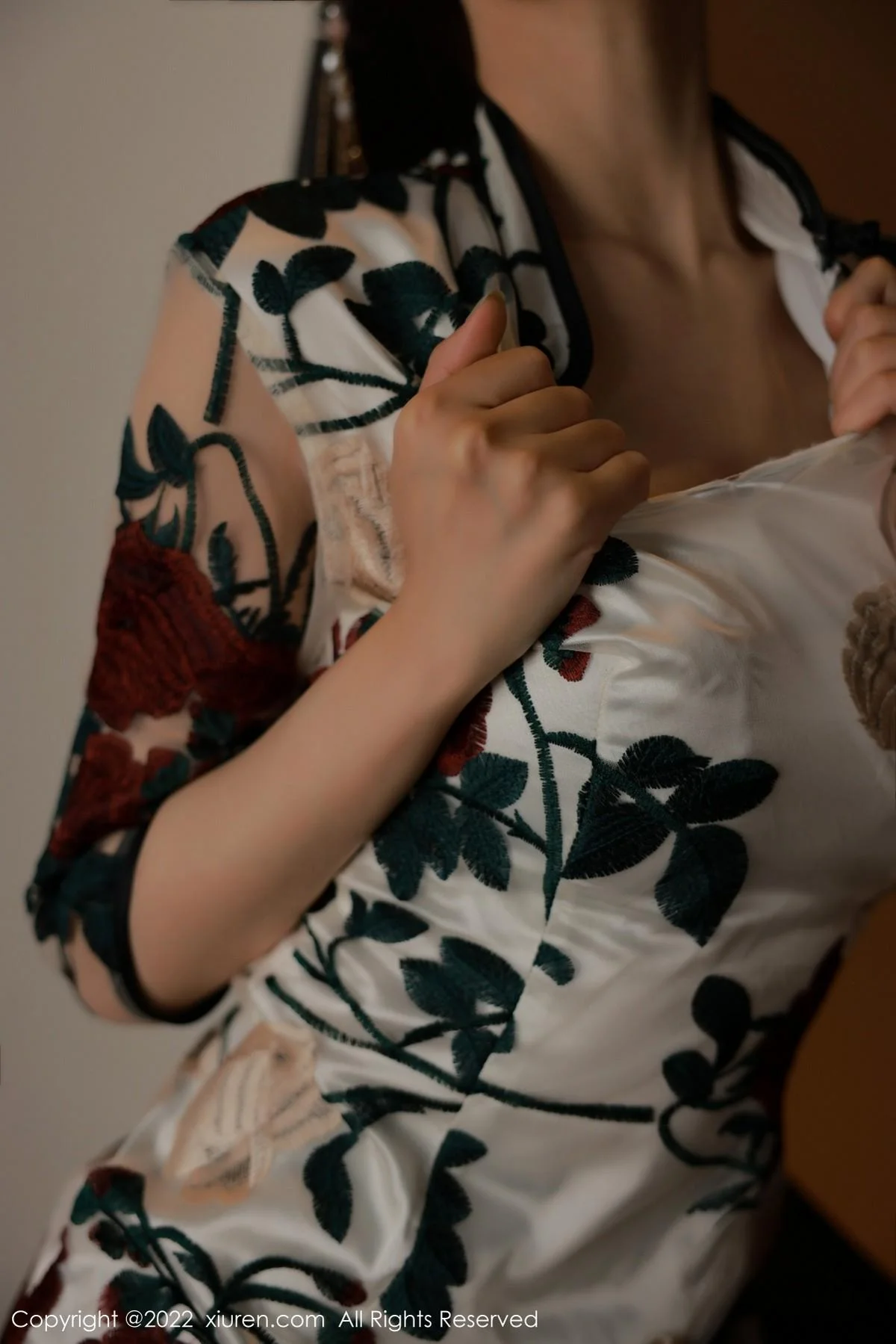 玥儿玥er澳门旅拍半脱露黑色轻透内衣配超薄黑丝绝美写真 第 53 张