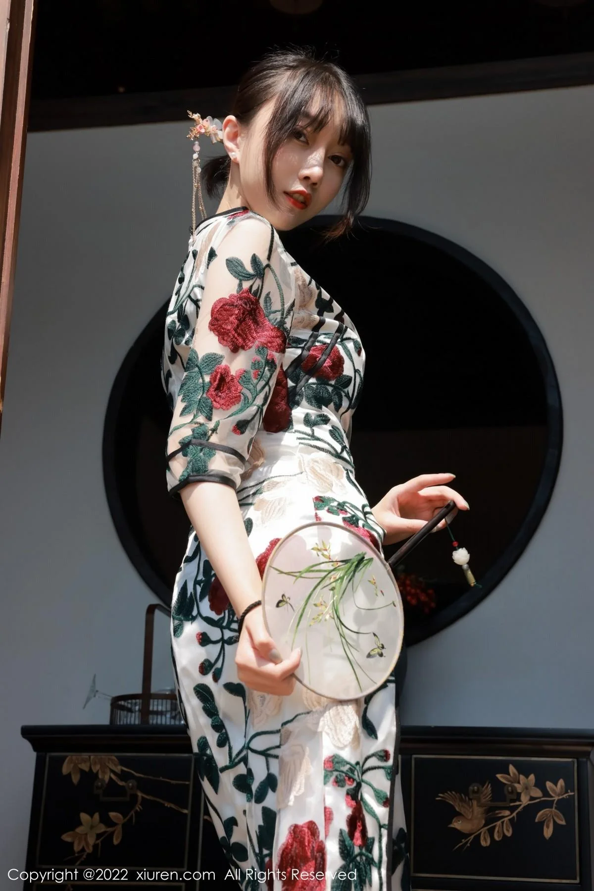 玥儿玥er澳门旅拍半脱露黑色轻透内衣配超薄黑丝绝美写真 第 9 张