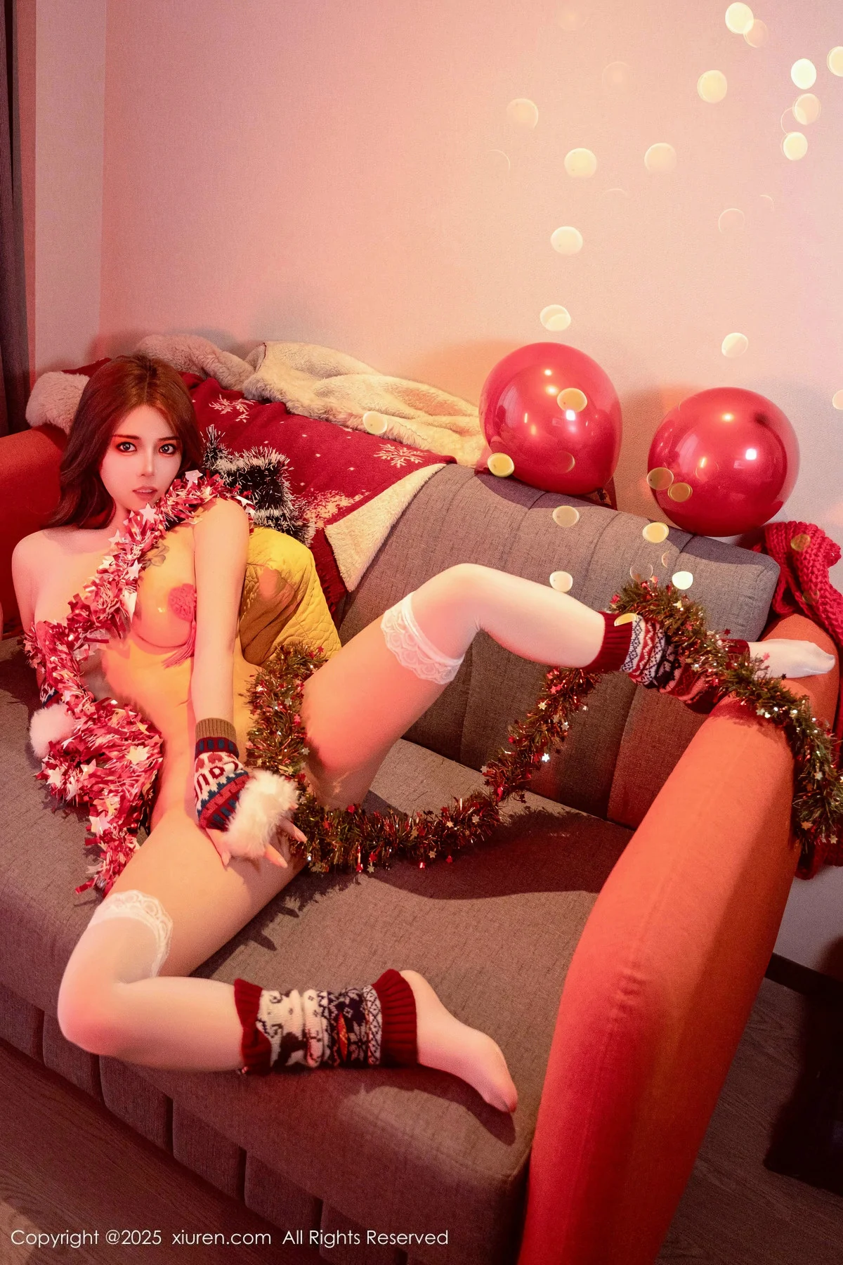 沐娜娜新年主题性感情趣内衣配白丝袜秀惹火身材绝美写真 第 121 张