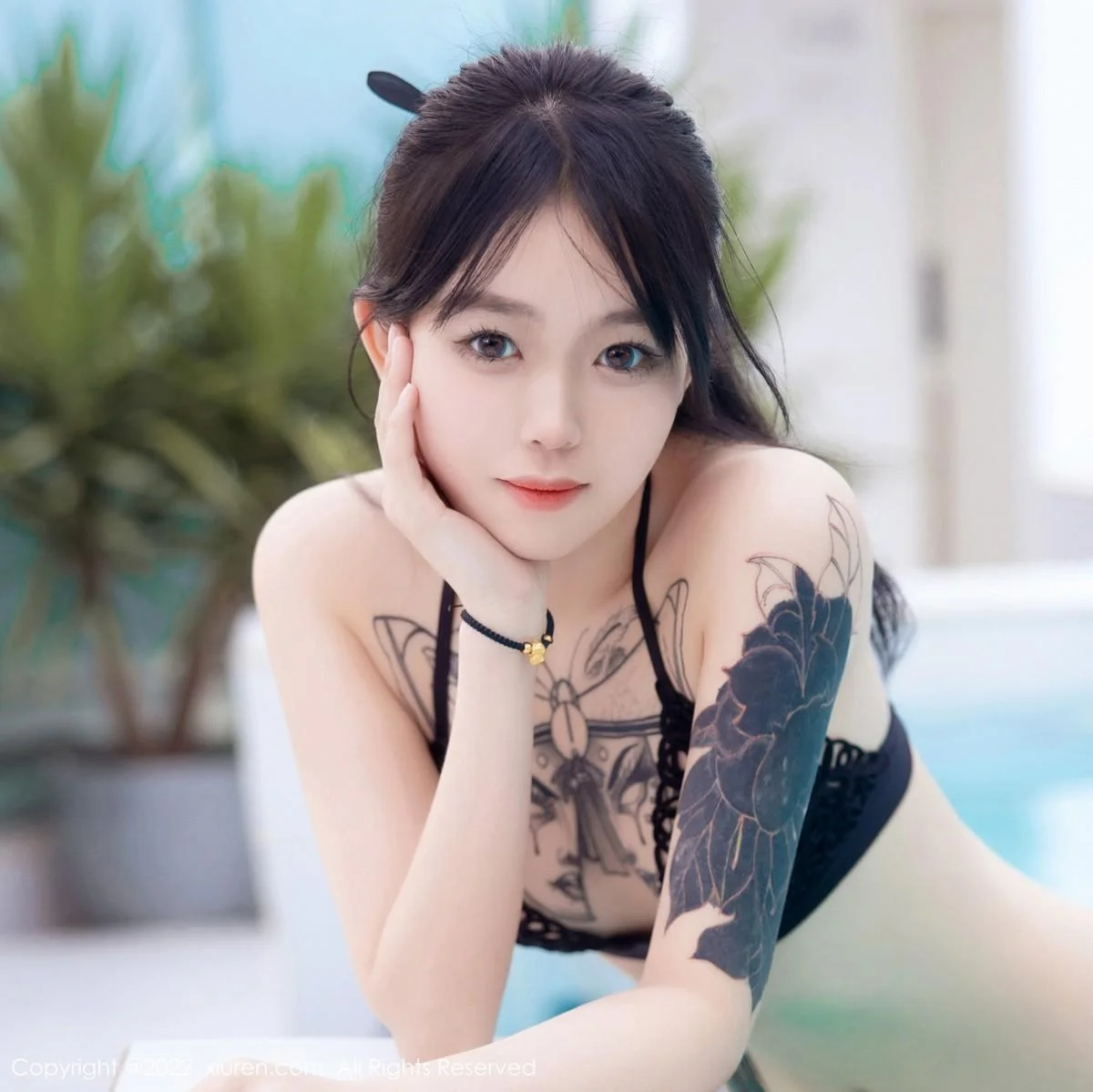 奶瓶大理旅拍泳池性感黑色比基尼秀曼妙身姿迷人绝美写真 第 21 张