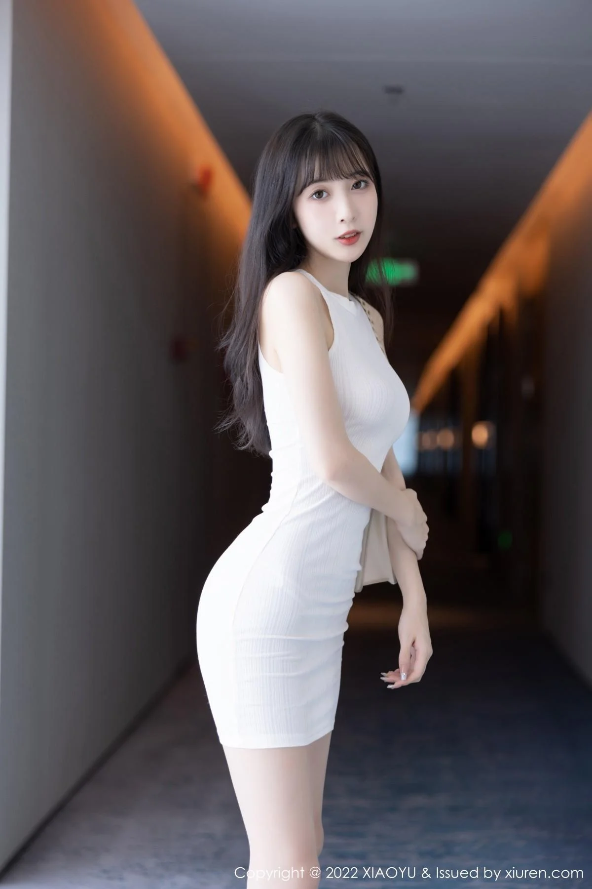 林星阑白色连衣裙配超薄肉丝露性感白色内衣迷人绝美写真 第 25 张
