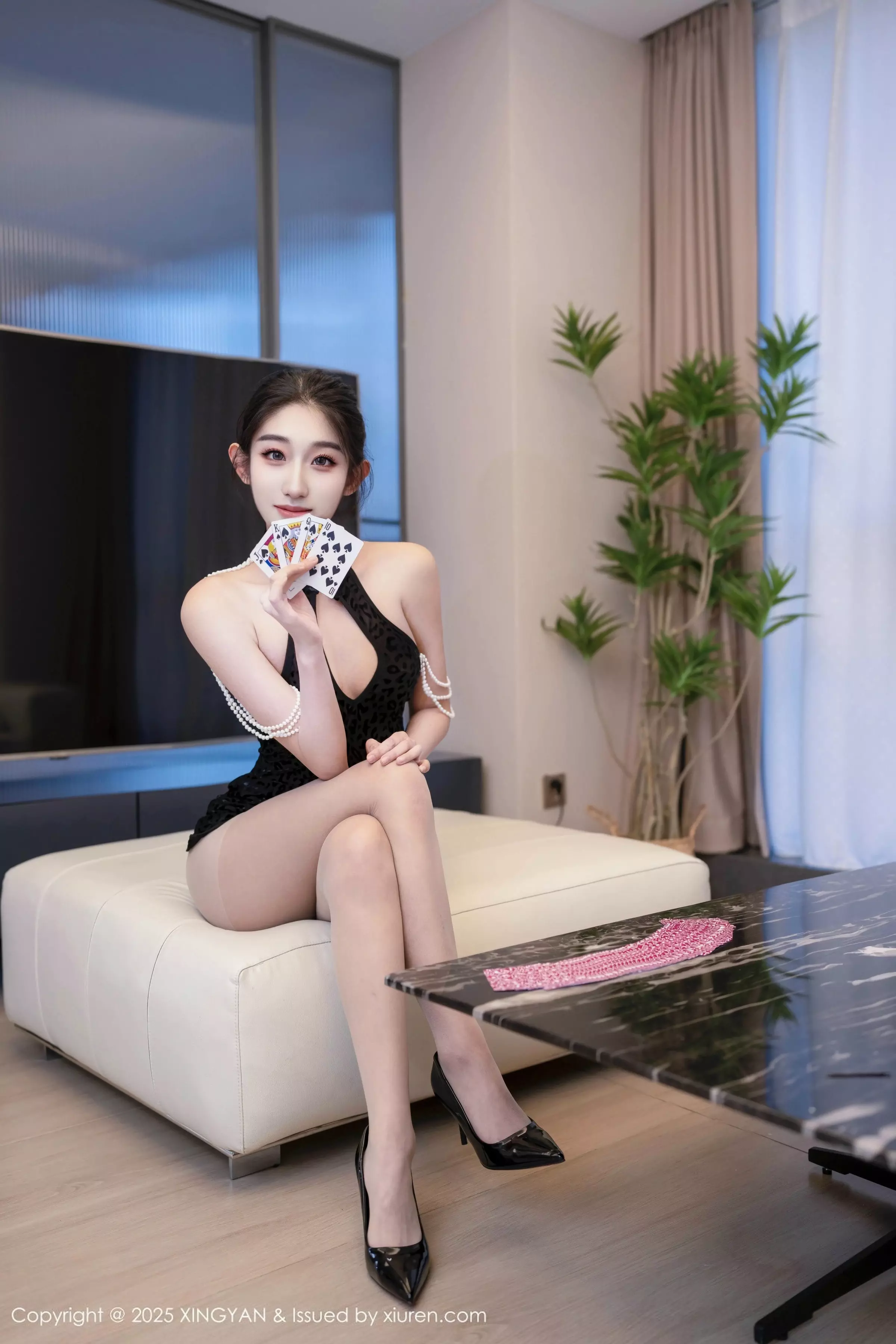 星冉性感黑色连衣短裙配超薄肉丝秀曼妙身姿绝美写真 第 84 张