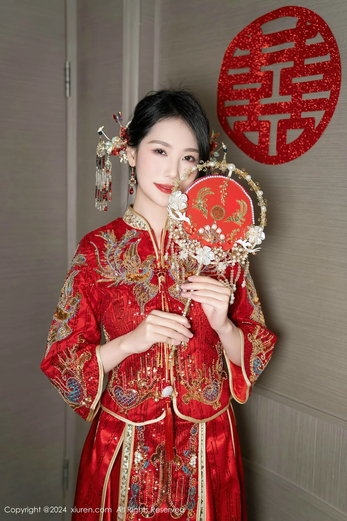 利世性感红色新娘妆露红色内衣配超薄闪亮肉丝完美绝美写真 第 1 张