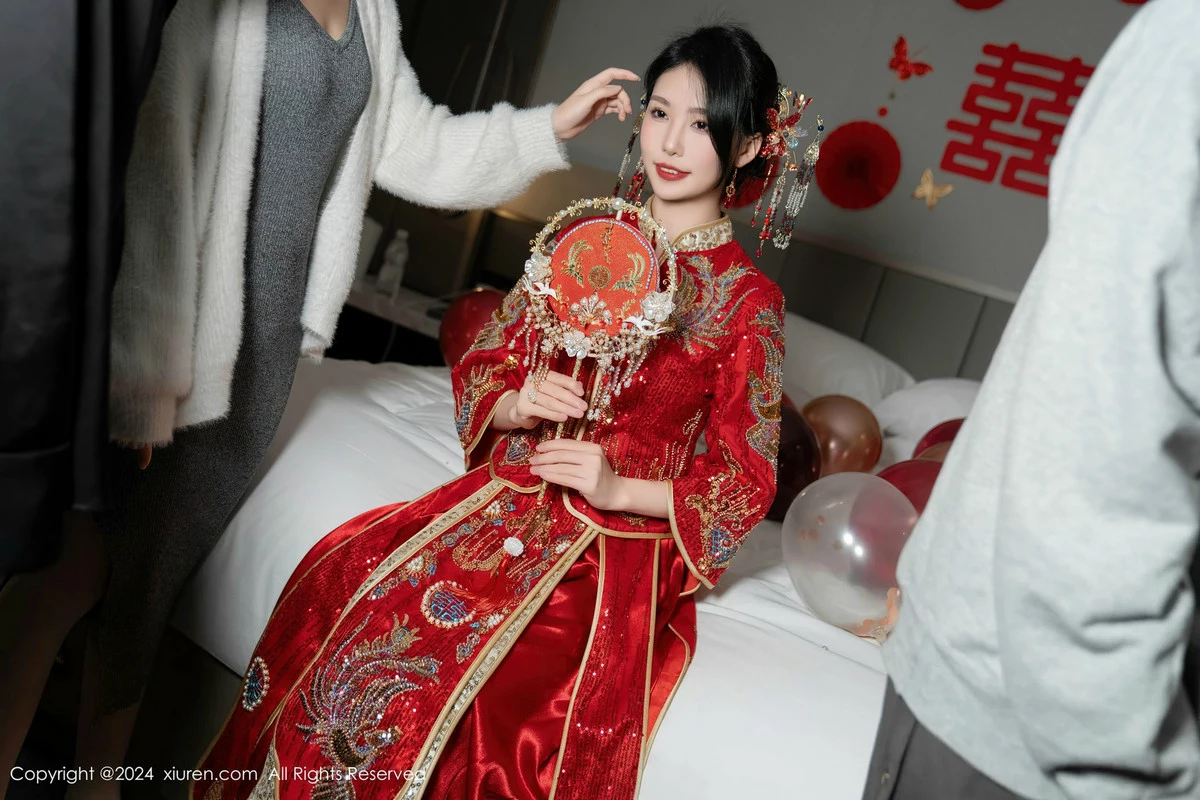 利世性感红色新娘妆露红色内衣配超薄闪亮肉丝完美绝美写真 第 2 张