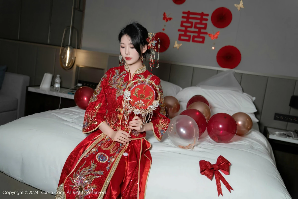 利世性感红色新娘妆露红色内衣配超薄闪亮肉丝完美绝美写真 第 20 张