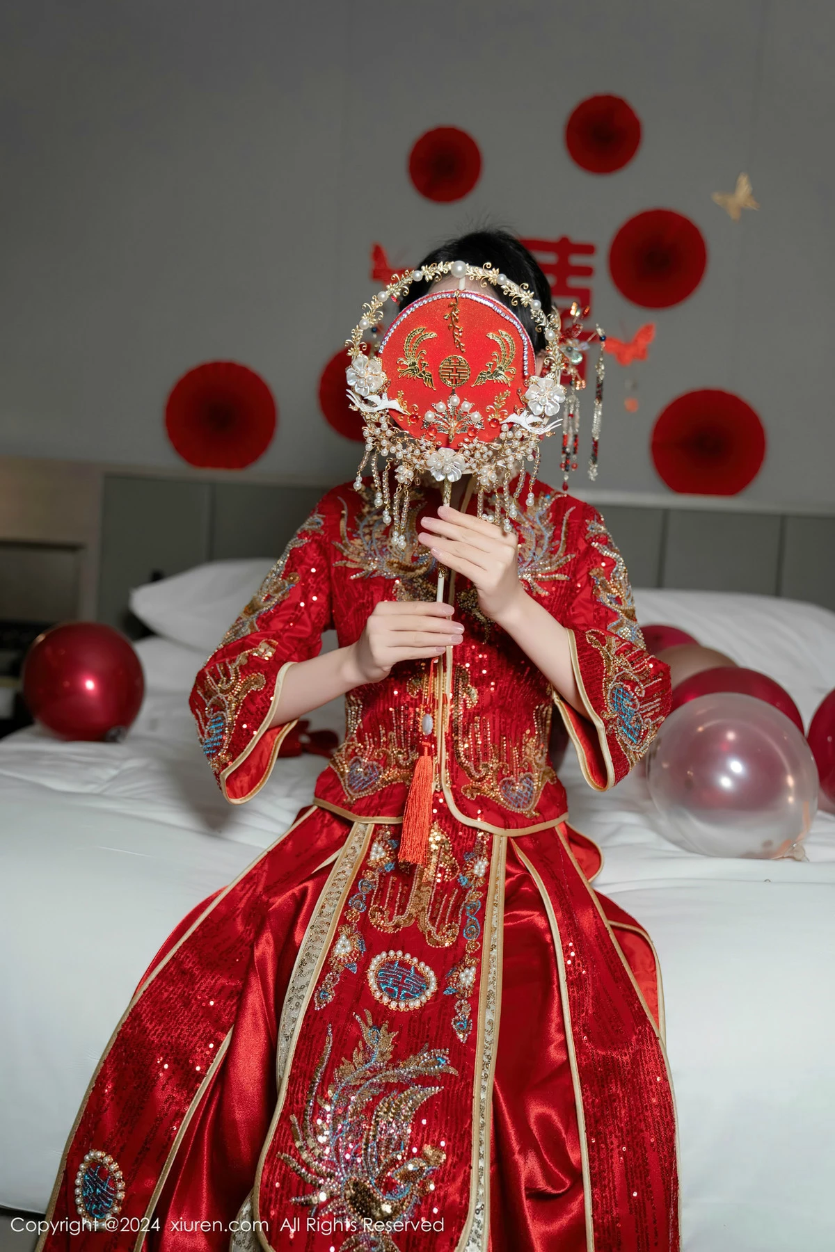 利世性感红色新娘妆露红色内衣配超薄闪亮肉丝完美绝美写真 第 23 张