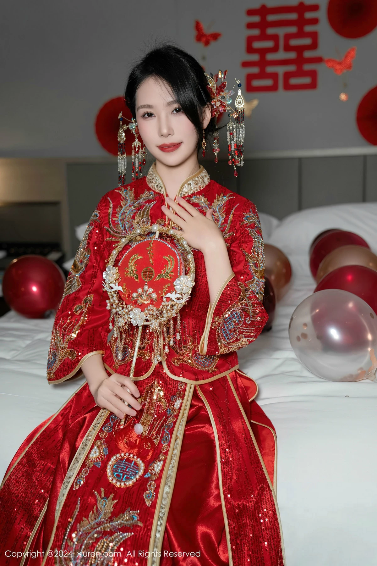 利世性感红色新娘妆露红色内衣配超薄闪亮肉丝完美绝美写真 第 24 张