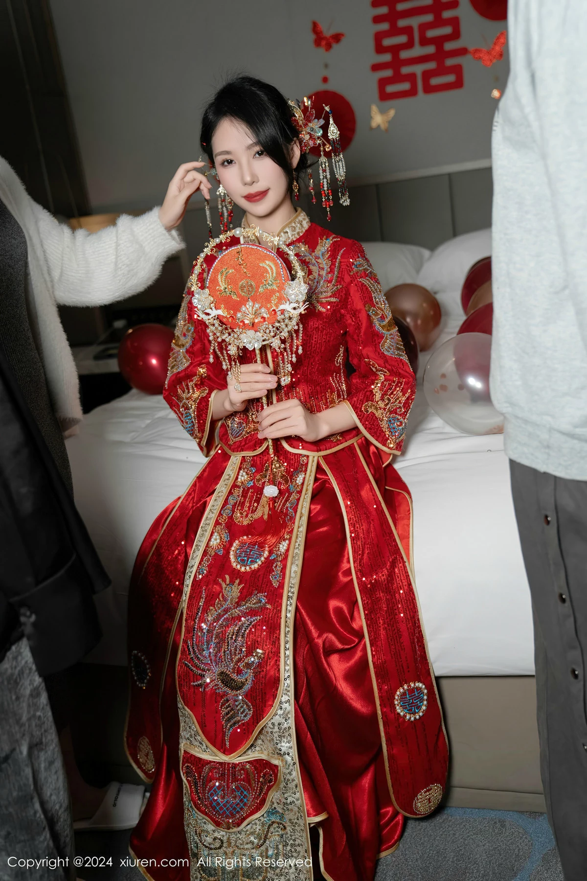 利世性感红色新娘妆露红色内衣配超薄闪亮肉丝完美绝美写真 第 27 张