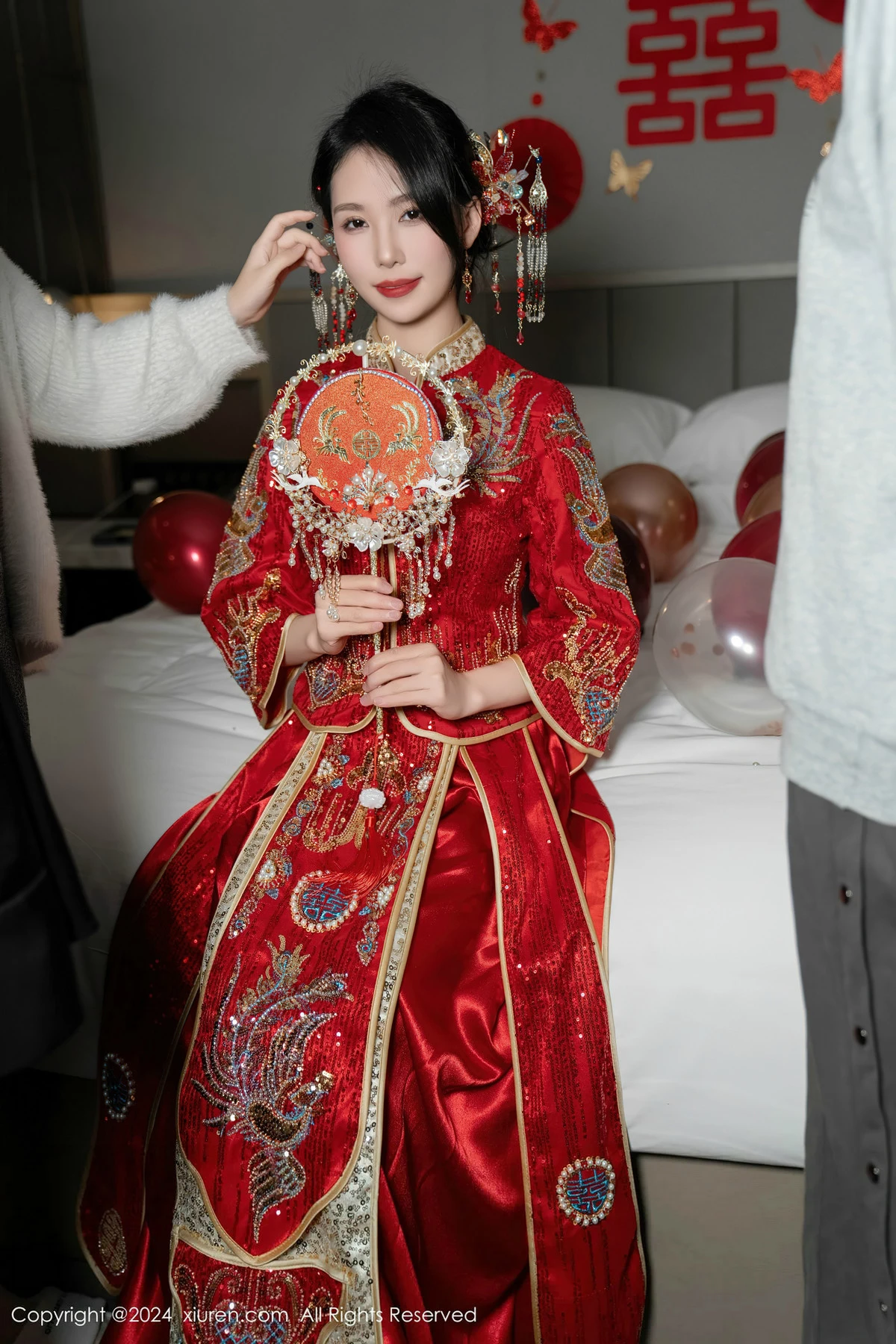 利世性感红色新娘妆露红色内衣配超薄闪亮肉丝完美绝美写真 第 28 张