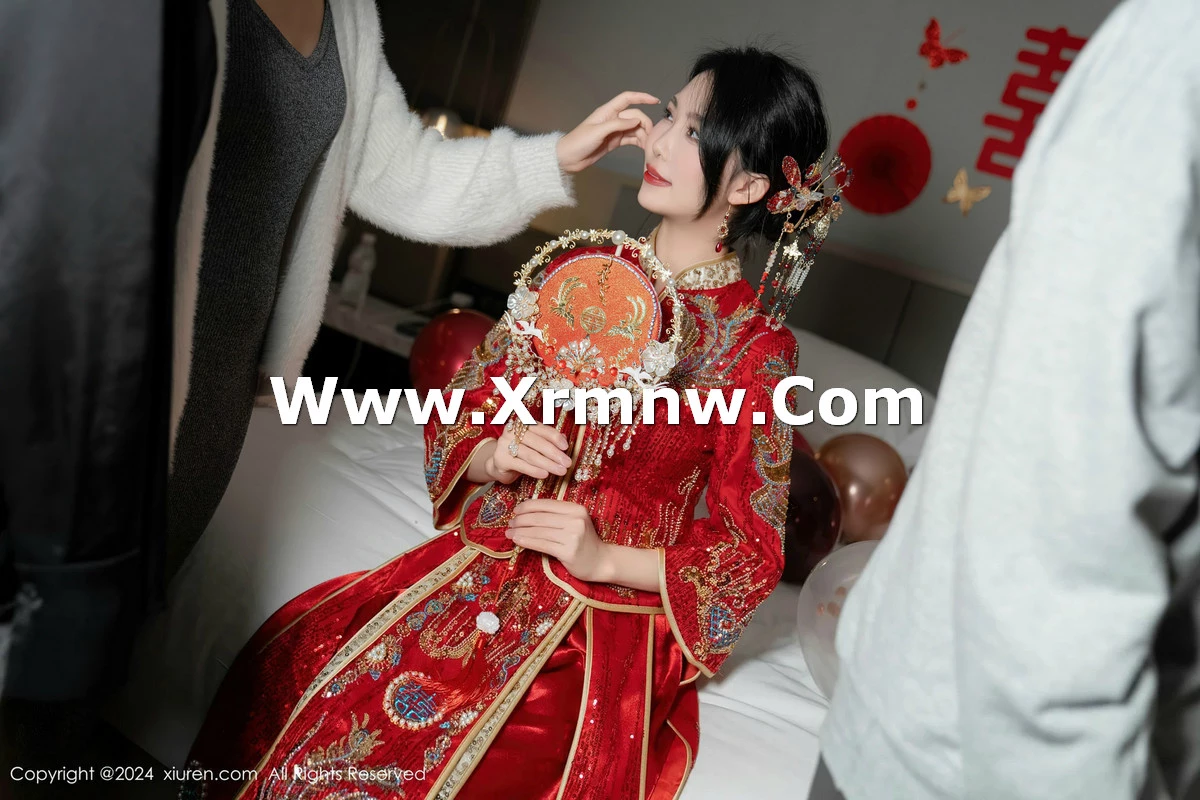 利世性感红色新娘妆露红色内衣配超薄闪亮肉丝完美绝美写真 第 29 张