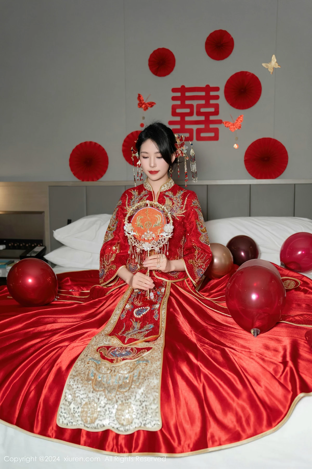 利世性感红色新娘妆露红色内衣配超薄闪亮肉丝完美绝美写真 第 32 张