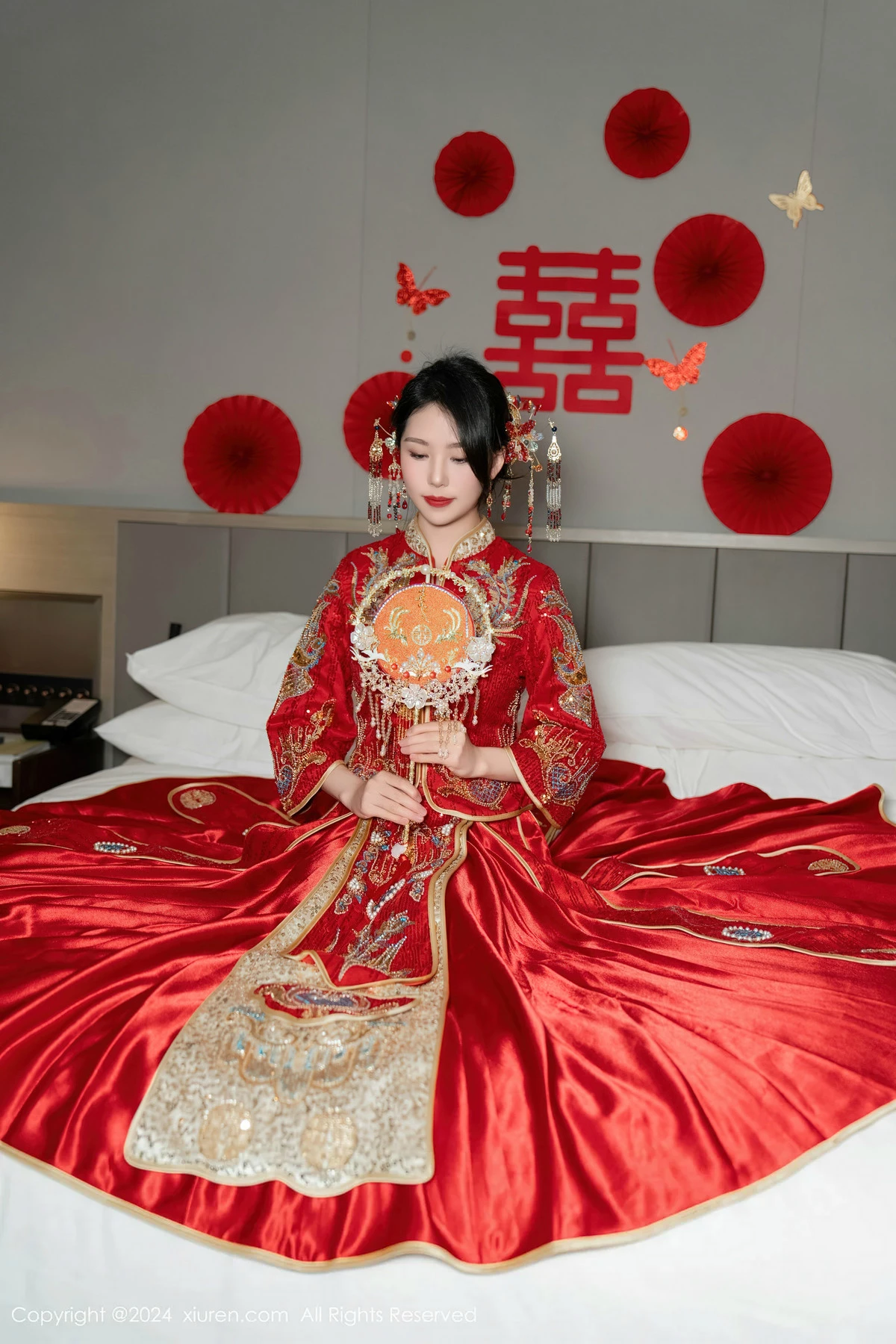 利世性感红色新娘妆露红色内衣配超薄闪亮肉丝完美绝美写真 第 36 张