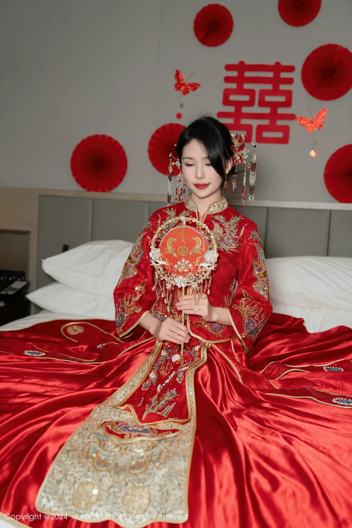 利世性感红色新娘妆露红色内衣配超薄闪亮肉丝完美绝美写真 第 38 张