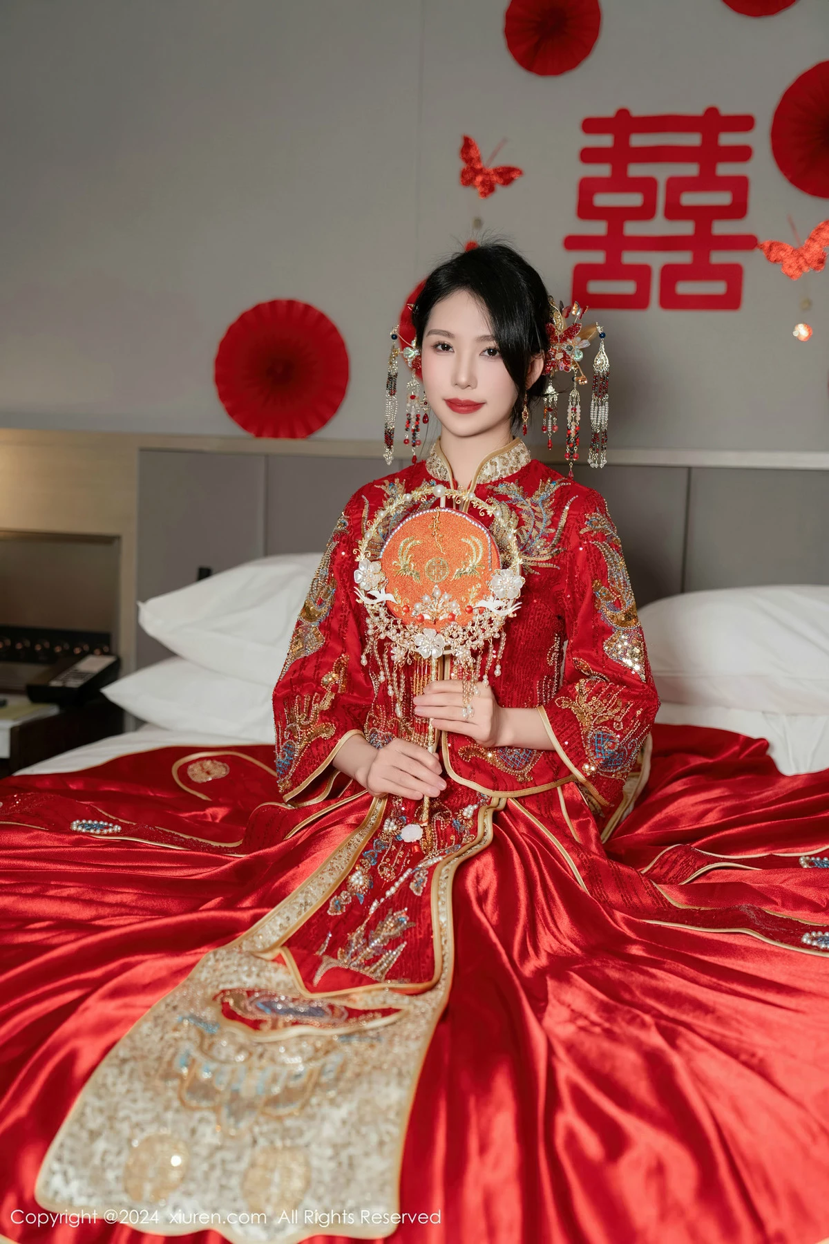 利世性感红色新娘妆露红色内衣配超薄闪亮肉丝完美绝美写真 第 40 张