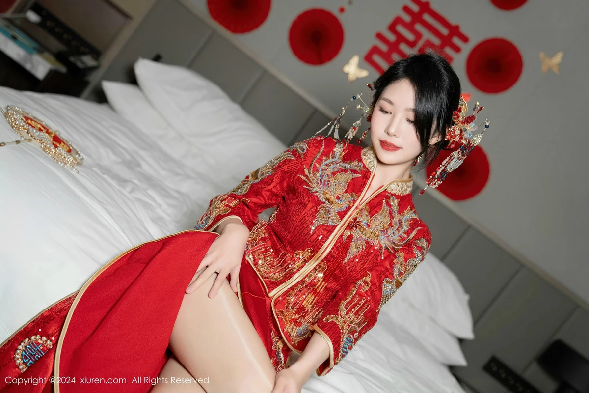利世性感红色新娘妆露红色内衣配超薄闪亮肉丝完美绝美写真 第 45 张