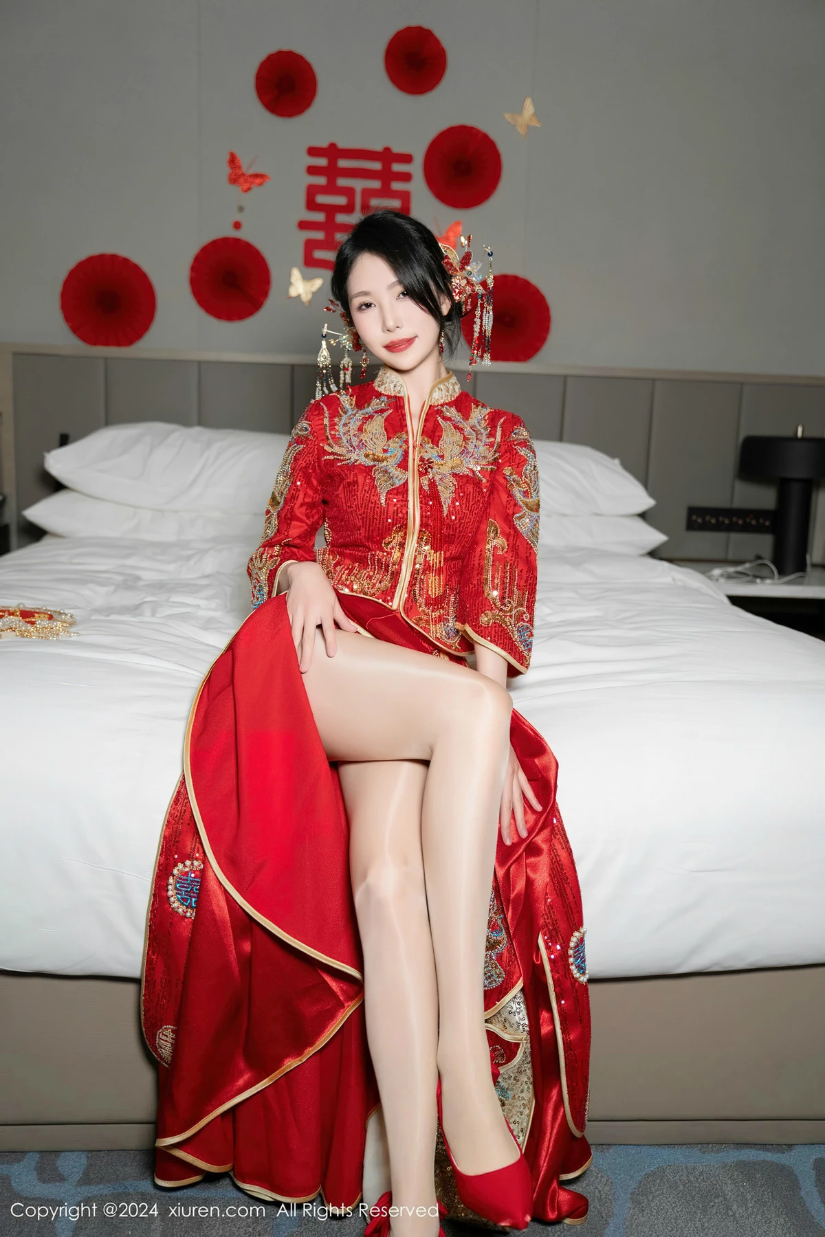 利世性感红色新娘妆露红色内衣配超薄闪亮肉丝完美绝美写真 第 47 张