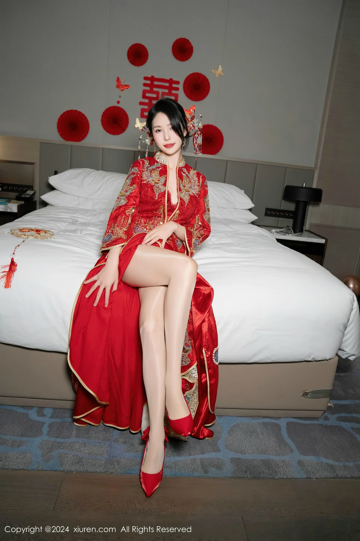 利世性感红色新娘妆露红色内衣配超薄闪亮肉丝完美绝美写真 第 48 张
