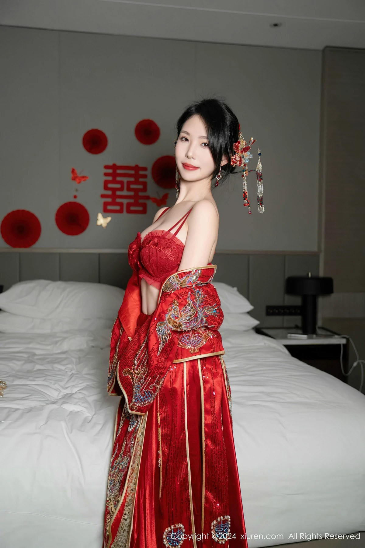 利世性感红色新娘妆露红色内衣配超薄闪亮肉丝完美绝美写真 第 57 张