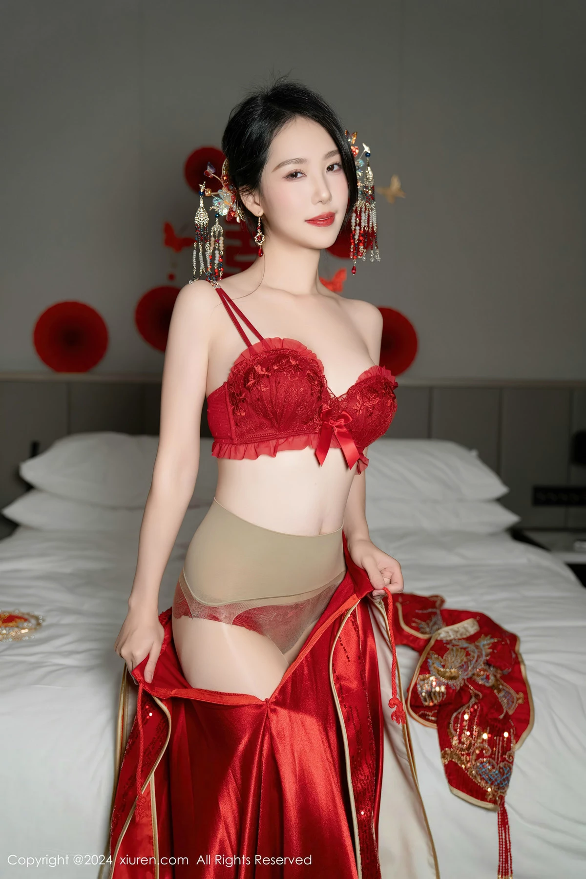 利世性感红色新娘妆露红色内衣配超薄闪亮肉丝完美绝美写真 第 6 张