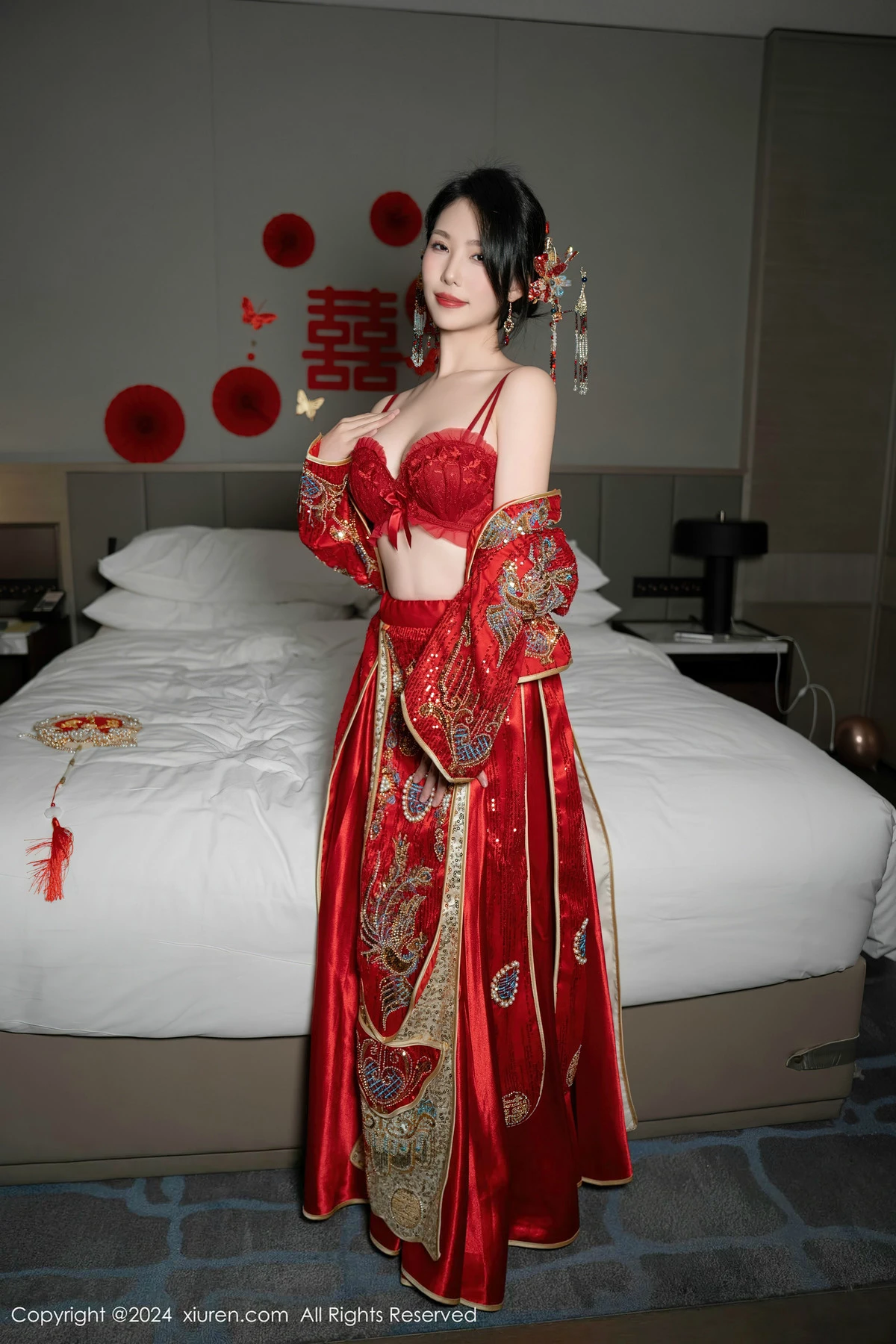 利世性感红色新娘妆露红色内衣配超薄闪亮肉丝完美绝美写真 第 60 张