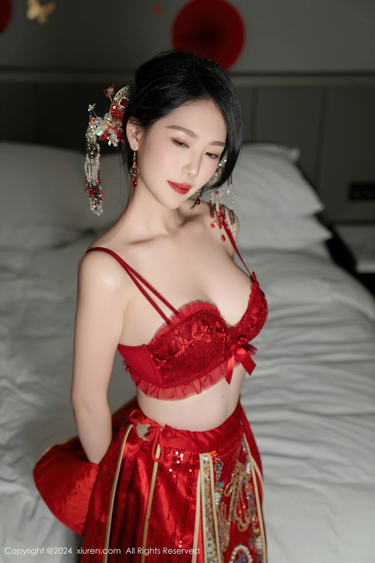 利世性感红色新娘妆露红色内衣配超薄闪亮肉丝完美绝美写真 第 62 张
