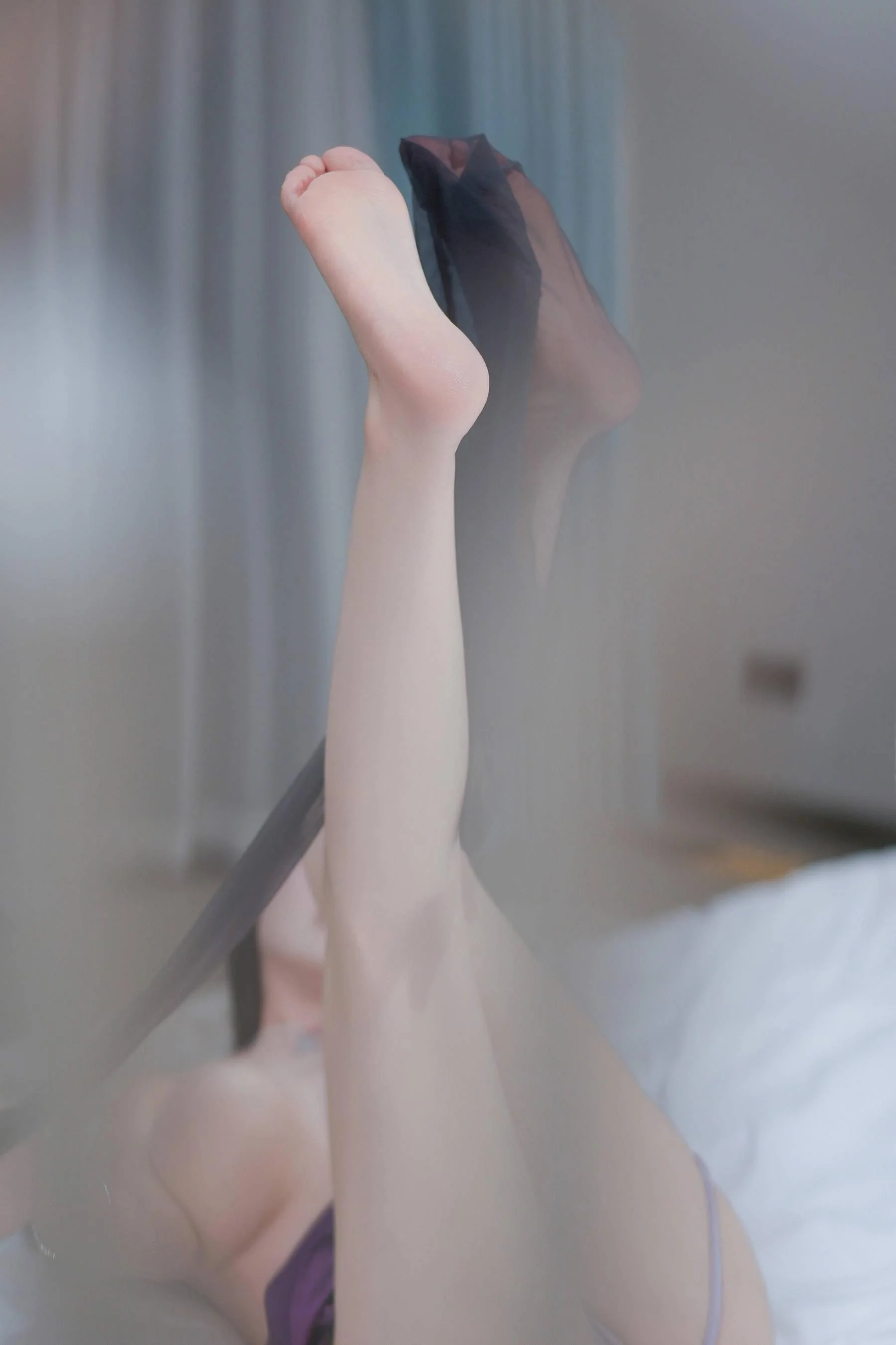 [秀人付费] 朱可儿 诱人私拍福利 紫色吊带黑纱 第 131 张