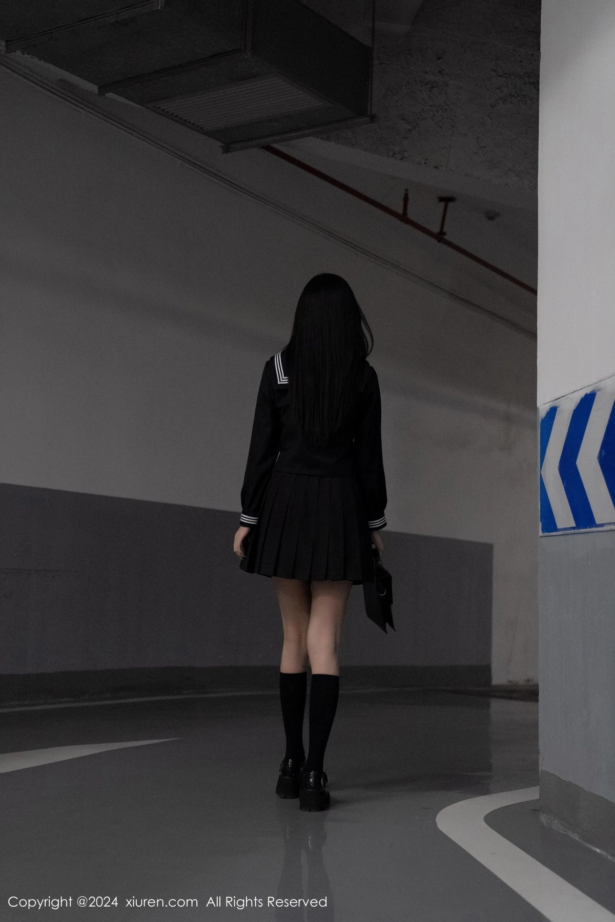 杨晨晨Yome性感黑色制服露黄色内衣秀丰腴身材完美绝美写真 第 1 张