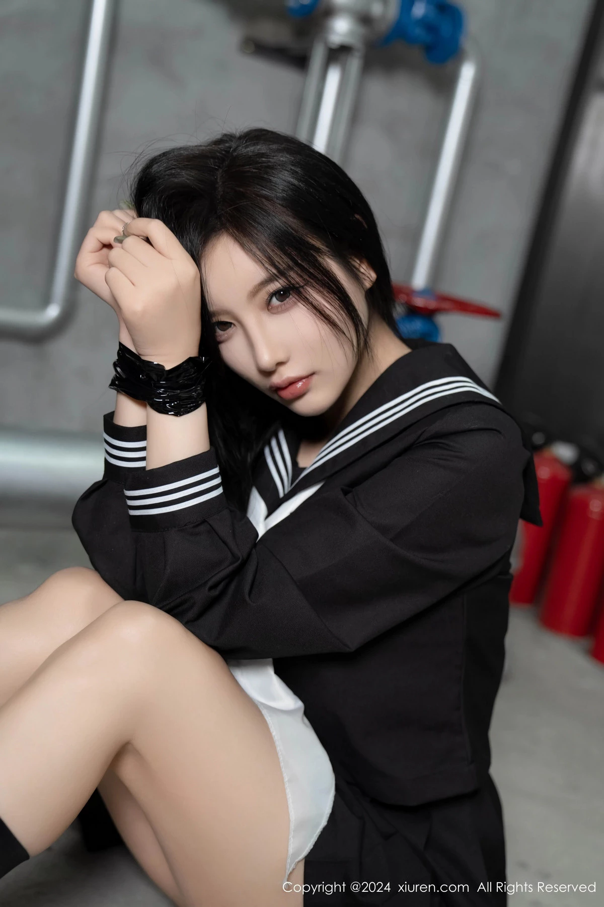 杨晨晨Yome性感黑色制服露黄色内衣秀丰腴身材完美绝美写真 第 21 张