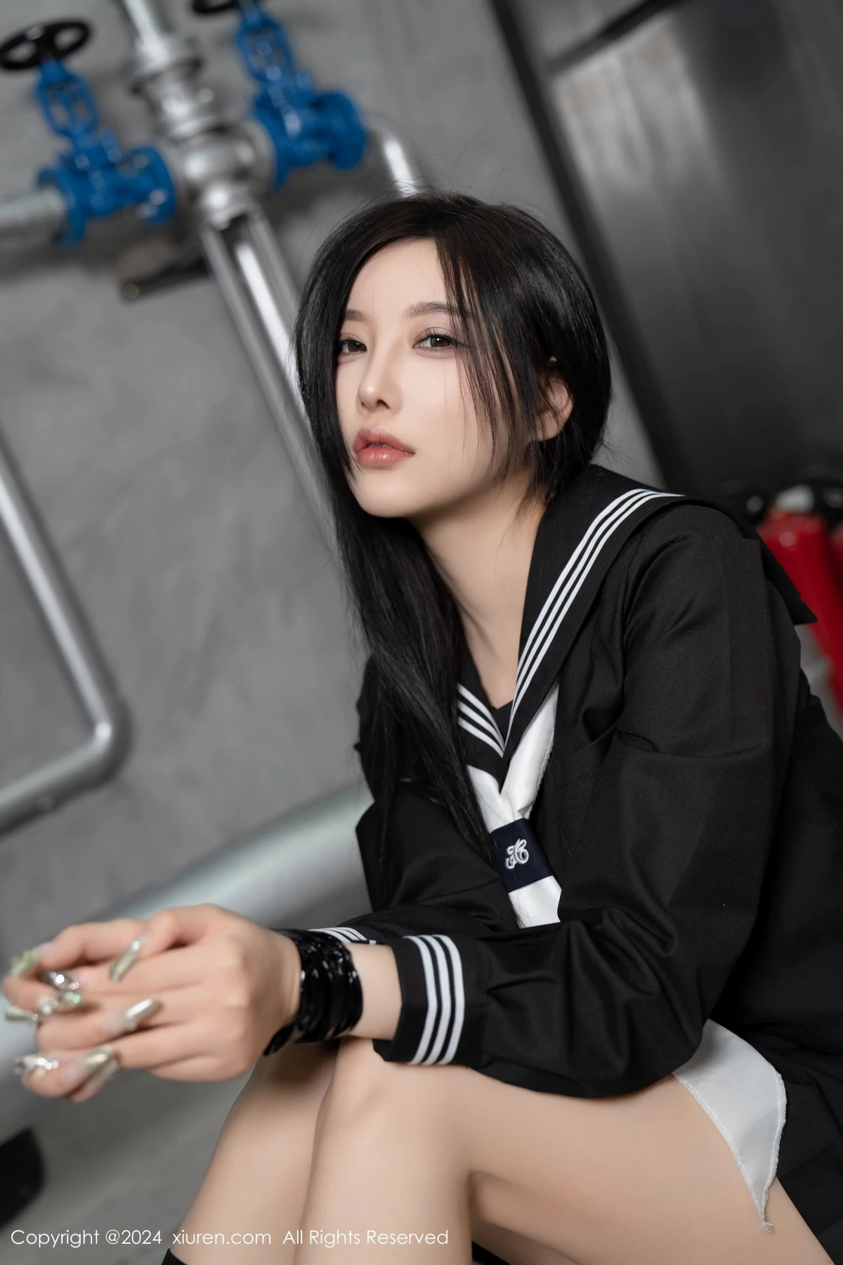杨晨晨Yome性感黑色制服露黄色内衣秀丰腴身材完美绝美写真 第 23 张