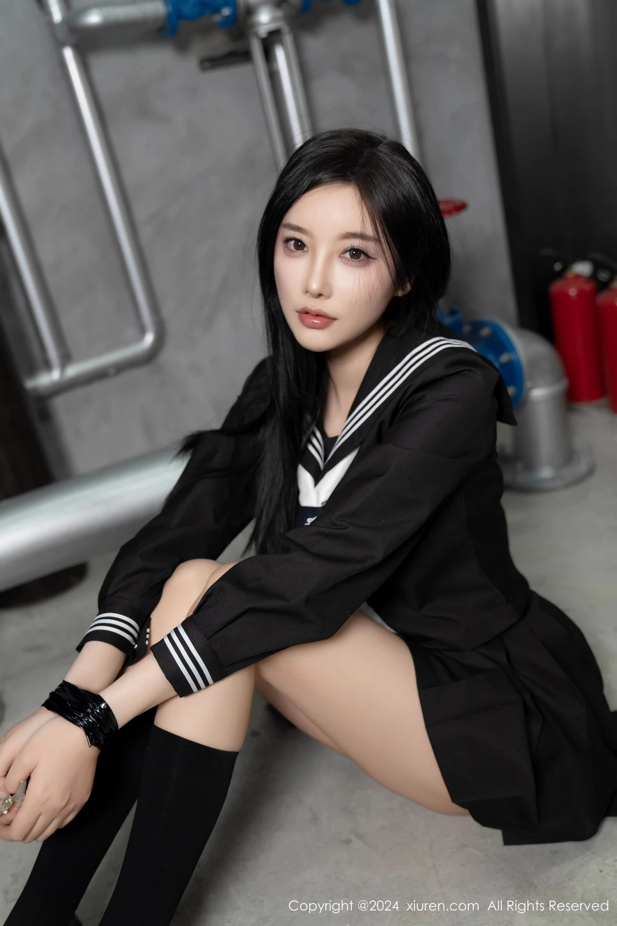 杨晨晨Yome性感黑色制服露黄色内衣秀丰腴身材完美绝美写真 第 27 张