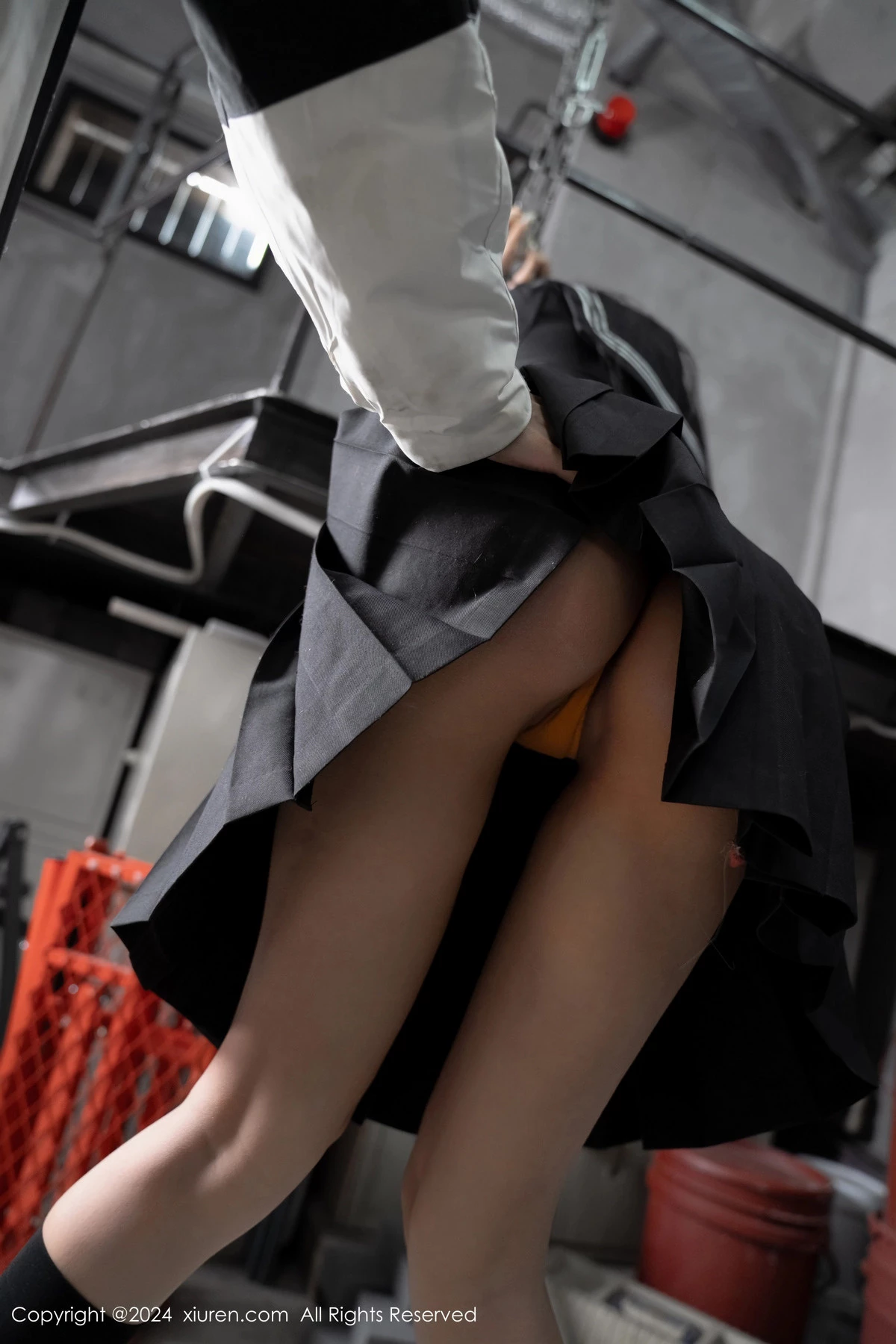 杨晨晨Yome性感黑色制服露黄色内衣秀丰腴身材完美绝美写真 第 34 张