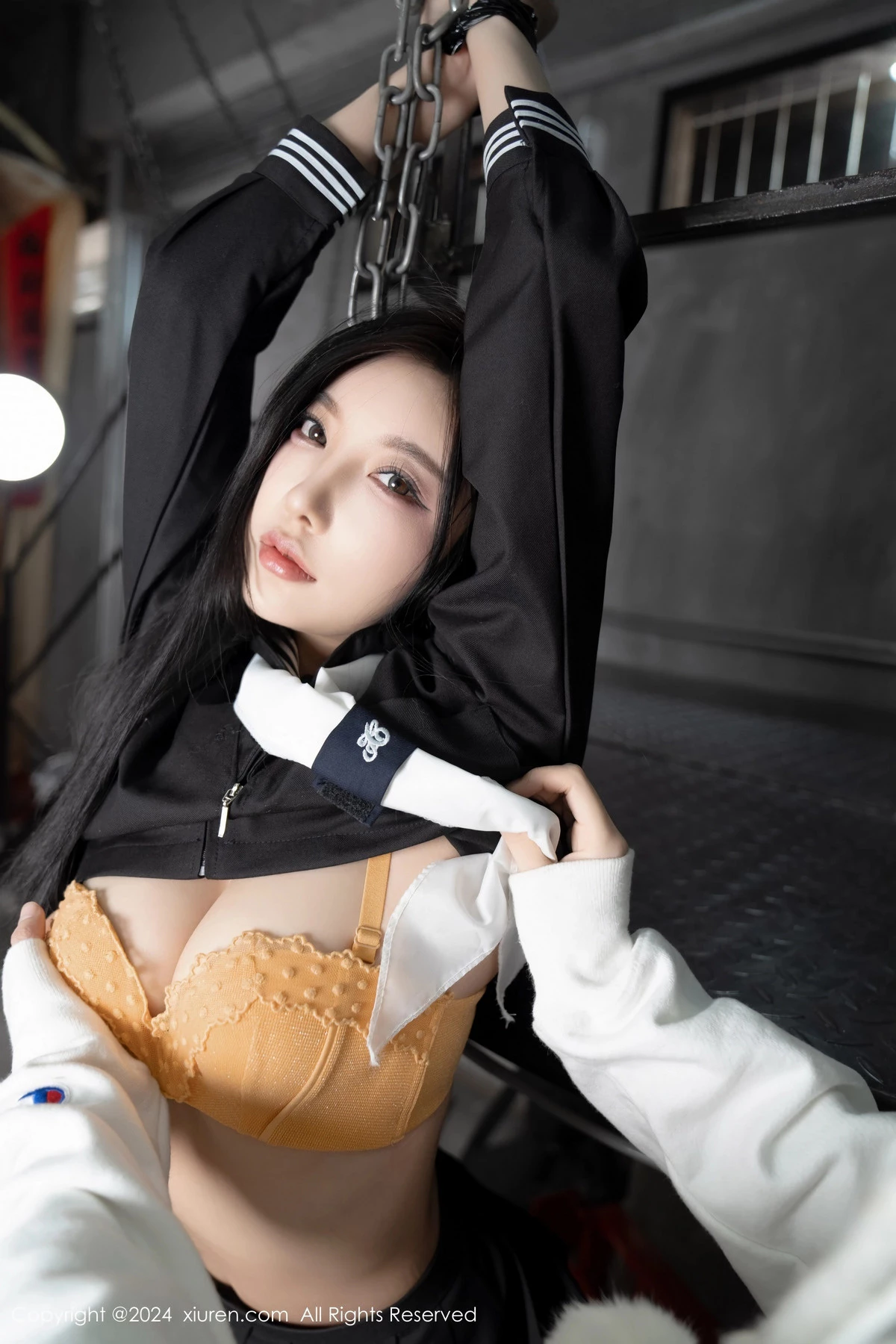 杨晨晨Yome性感黑色制服露黄色内衣秀丰腴身材完美绝美写真 第 39 张