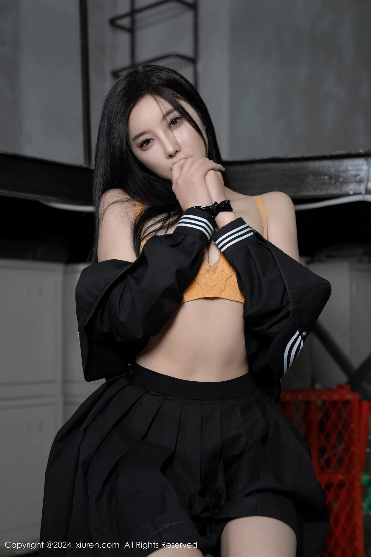 杨晨晨Yome性感黑色制服露黄色内衣秀丰腴身材完美绝美写真 第 57 张