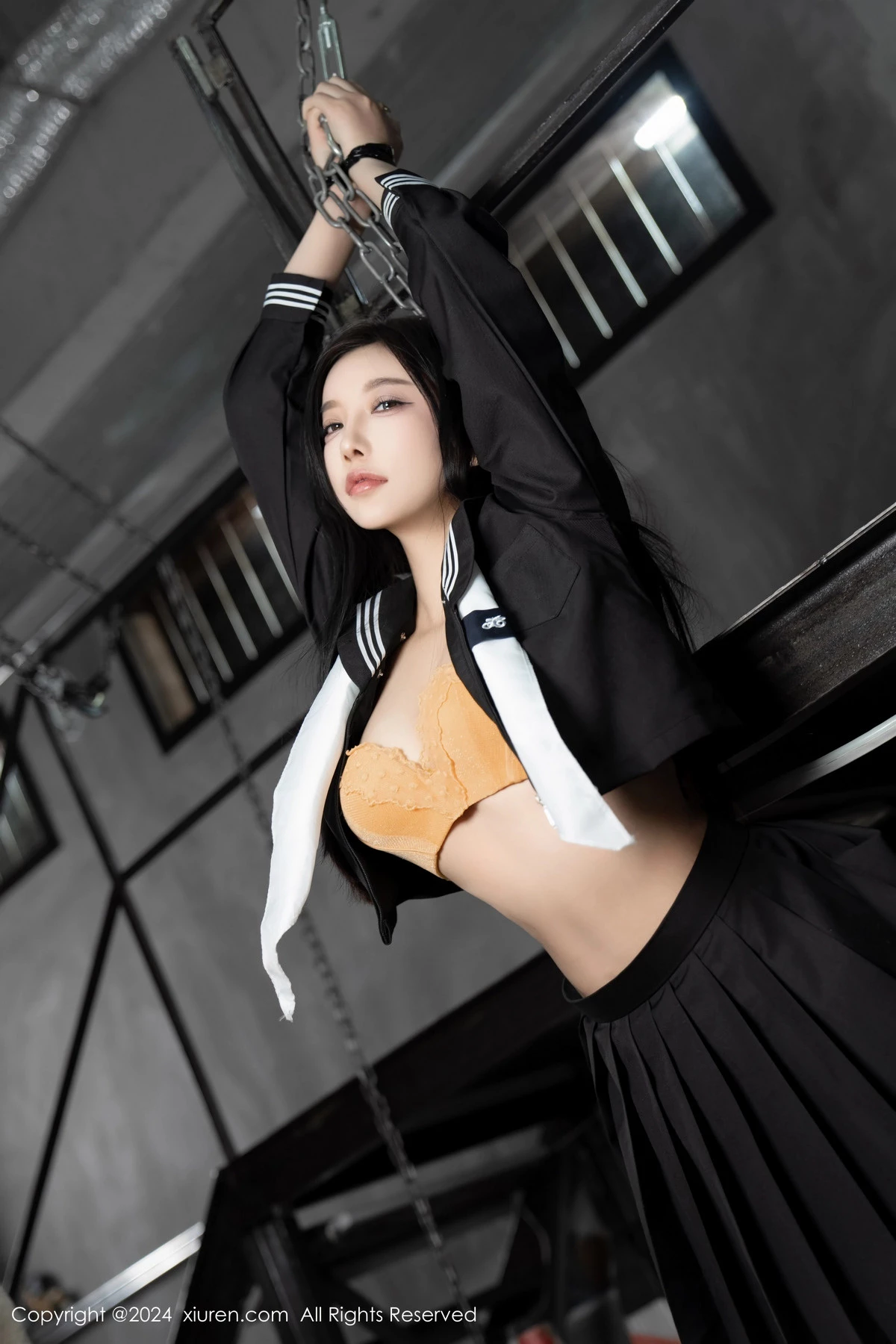 杨晨晨Yome性感黑色制服露黄色内衣秀丰腴身材完美绝美写真 第 6 张