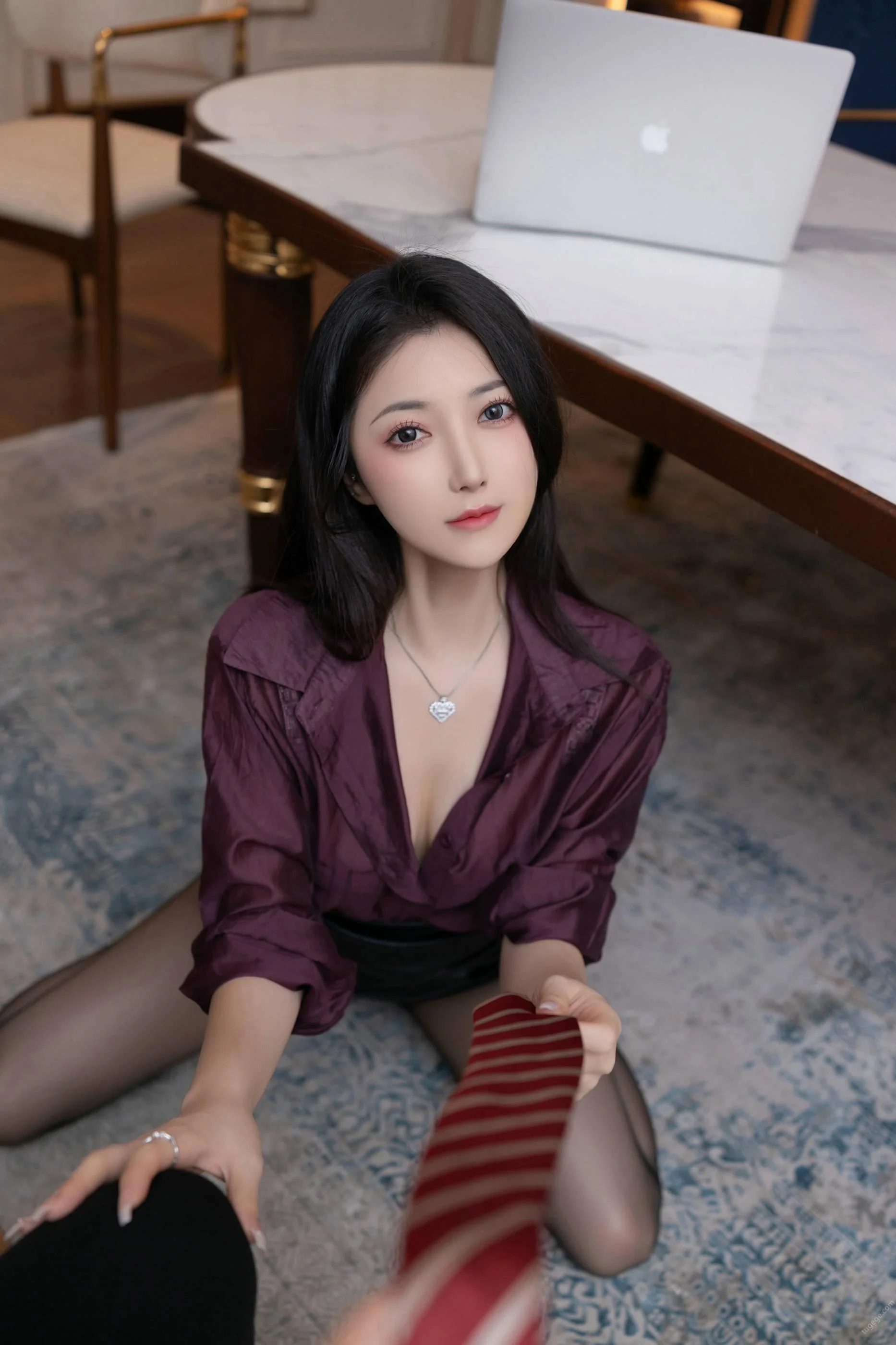 [秀人付费] 鱼子酱Fish 诱人私拍福利 紫色衬衫 第 21 张
