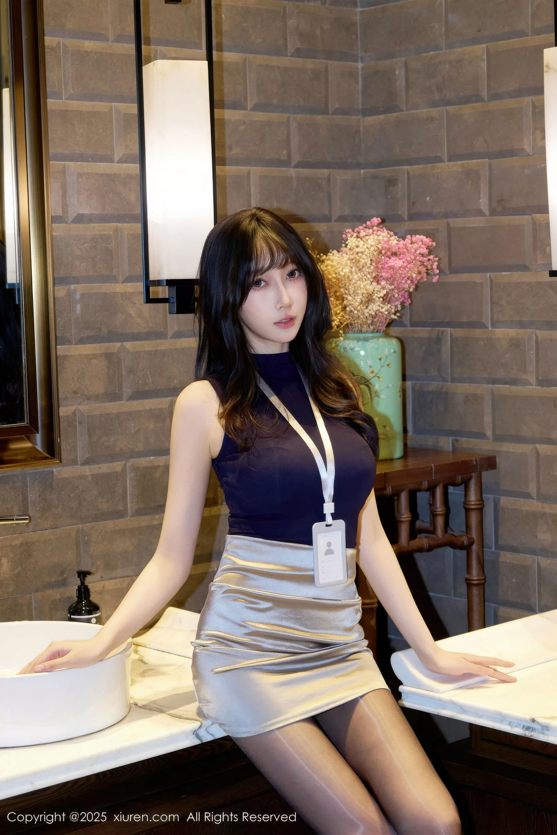 玥儿玥er深色OL服饰露黑色内衣配超薄黑丝秀美腿绝美写真 第 10 张