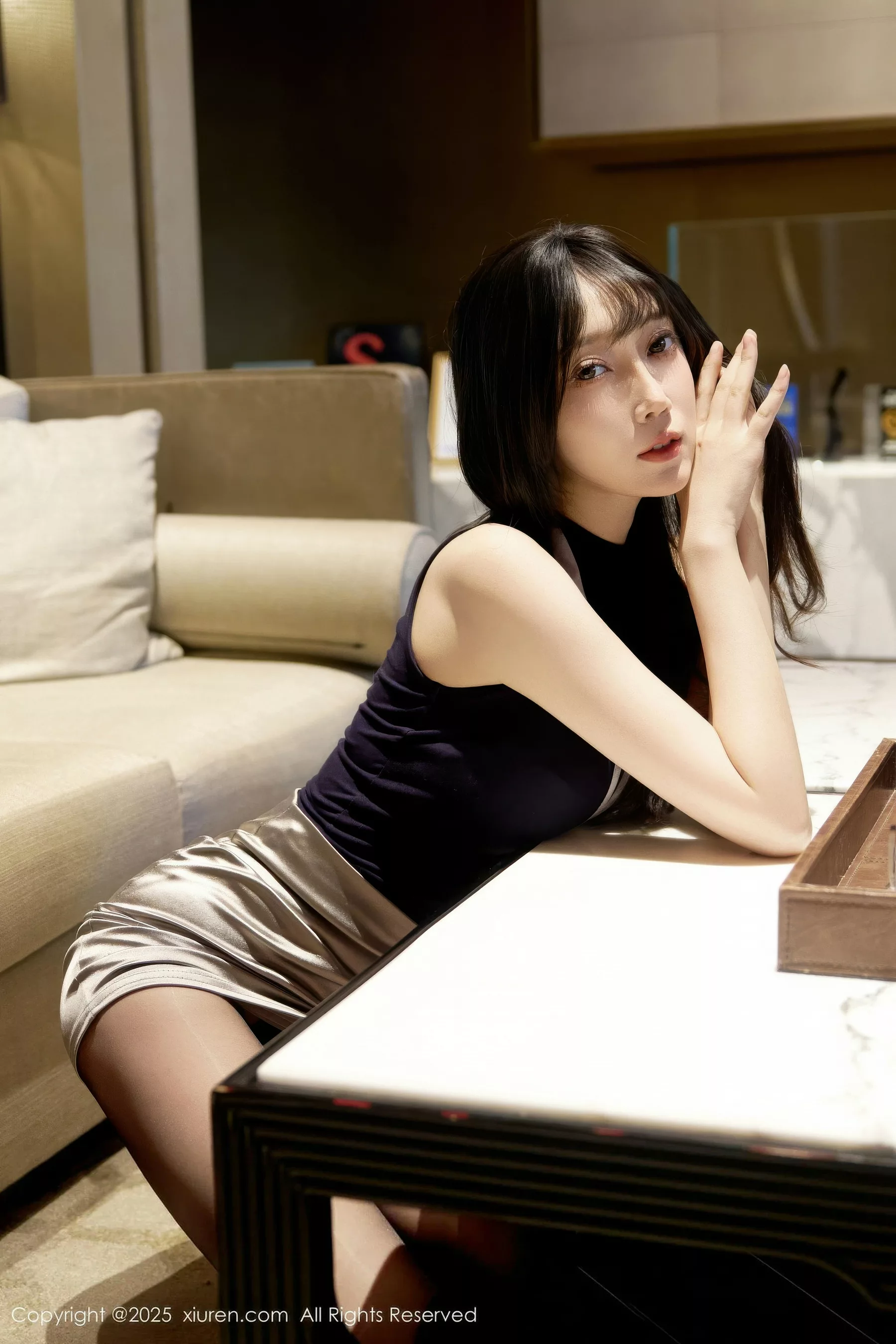 玥儿玥er深色OL服饰露黑色内衣配超薄黑丝秀美腿绝美写真 第 21 张