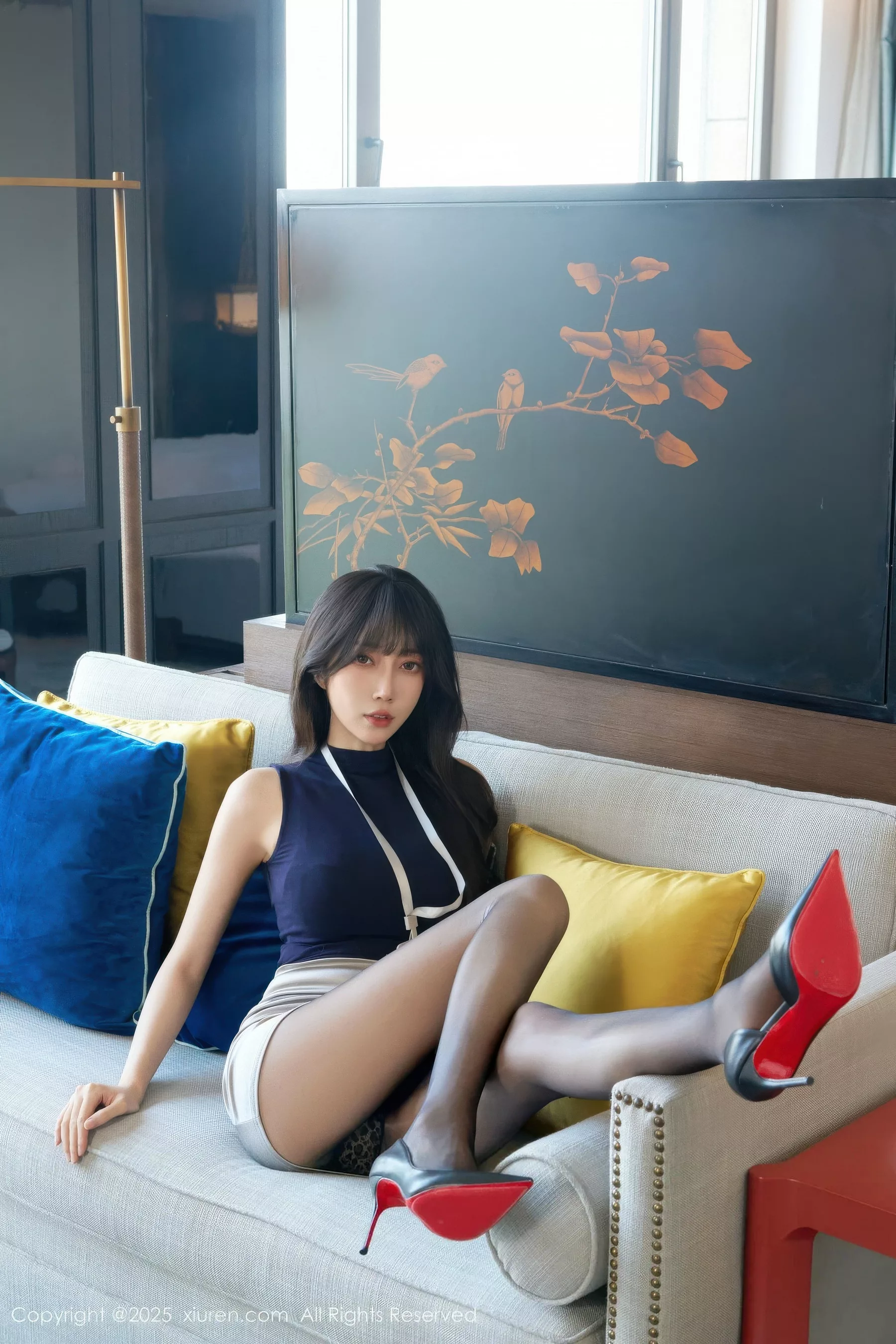 玥儿玥er深色OL服饰露黑色内衣配超薄黑丝秀美腿绝美写真 第 46 张