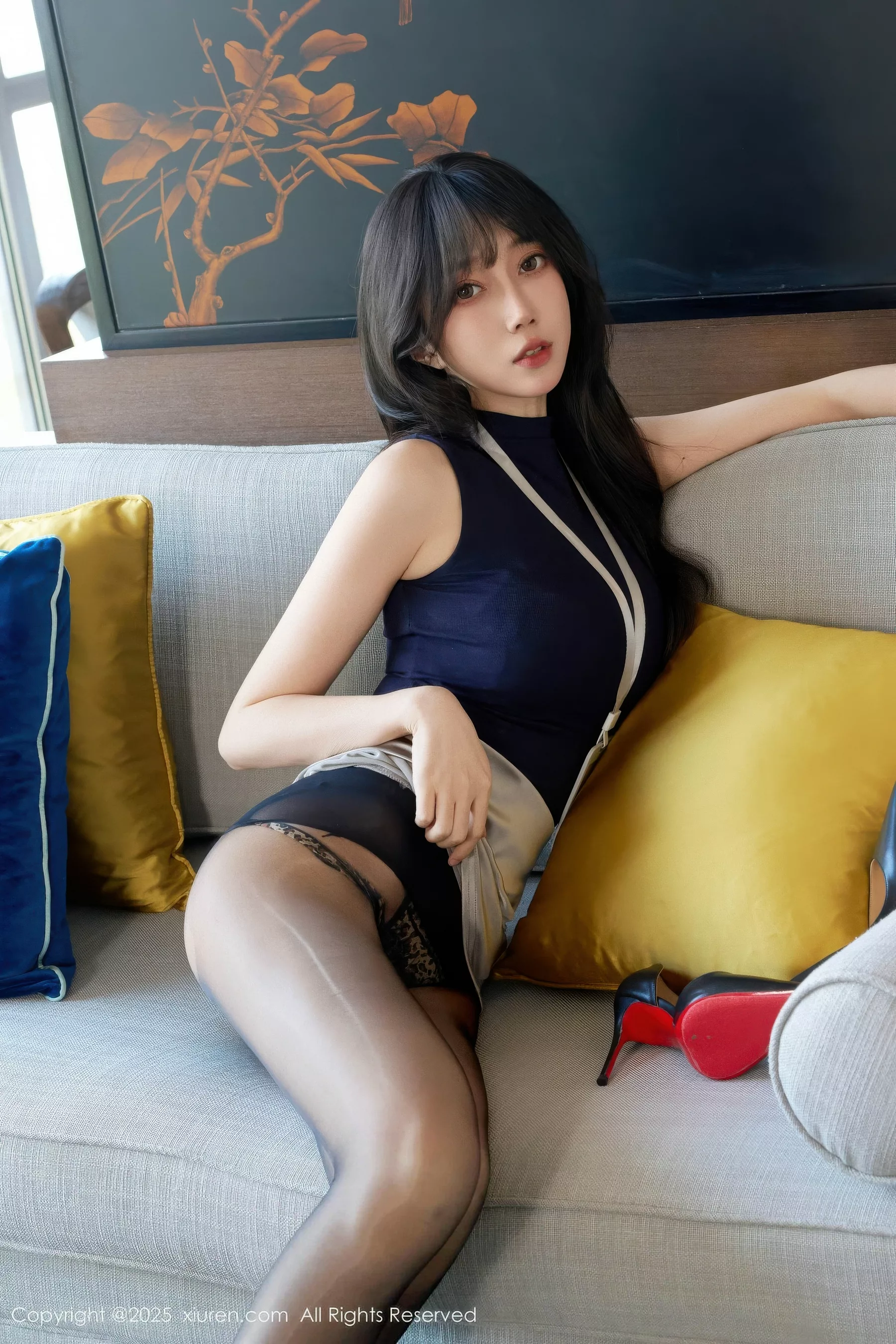 玥儿玥er深色OL服饰露黑色内衣配超薄黑丝秀美腿绝美写真 第 59 张