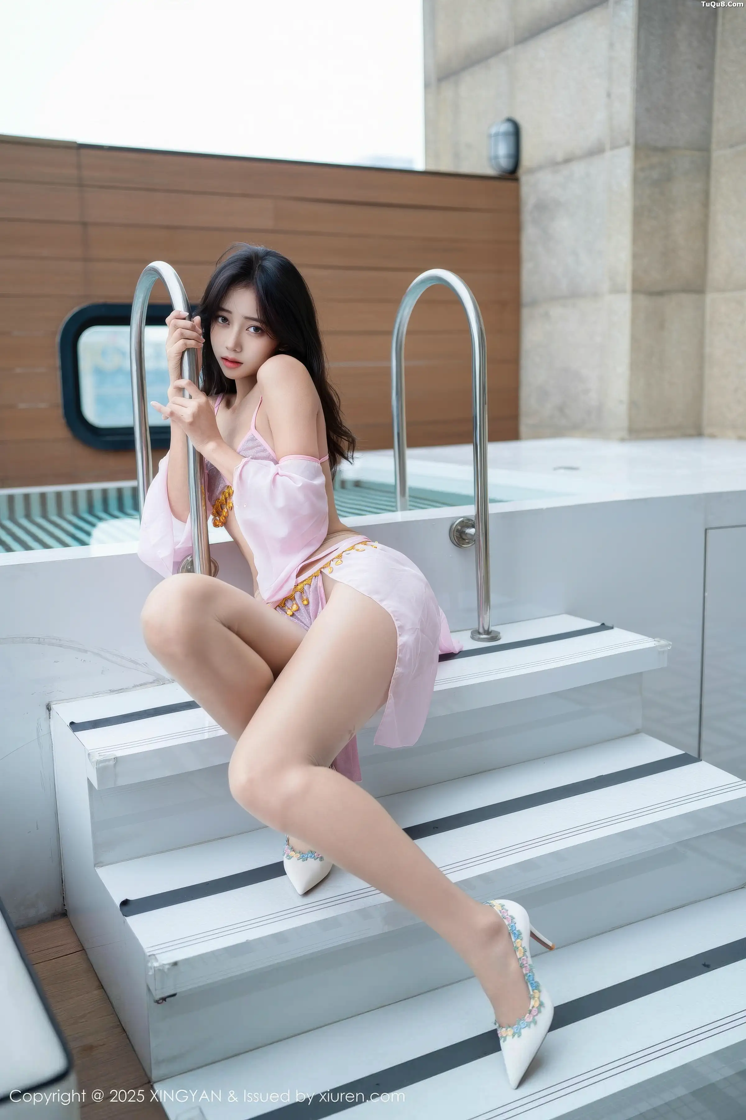 时安安泳池性感紫色泳衣配超薄肉丝秀柔美身姿绝美写真 第 22 张
